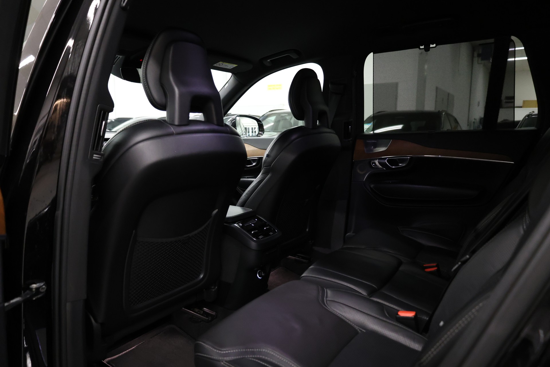 VOLVO XC90 2.0 D5 Inscription 7P. AWD-image-24