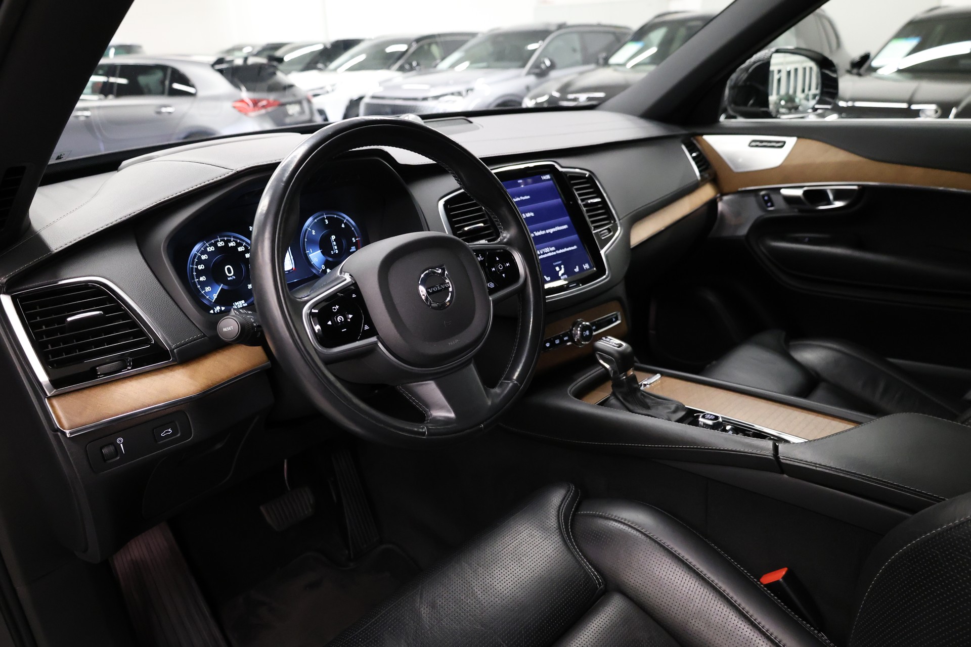 VOLVO XC90 2.0 D5 Inscription 7P. AWD-image-14