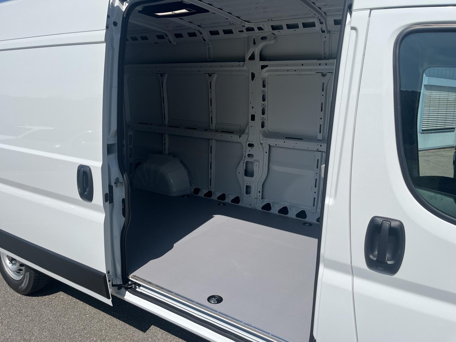 TOYOTA PROACE MAX Van 3.5 L3H2 2.2 D Active-image-10