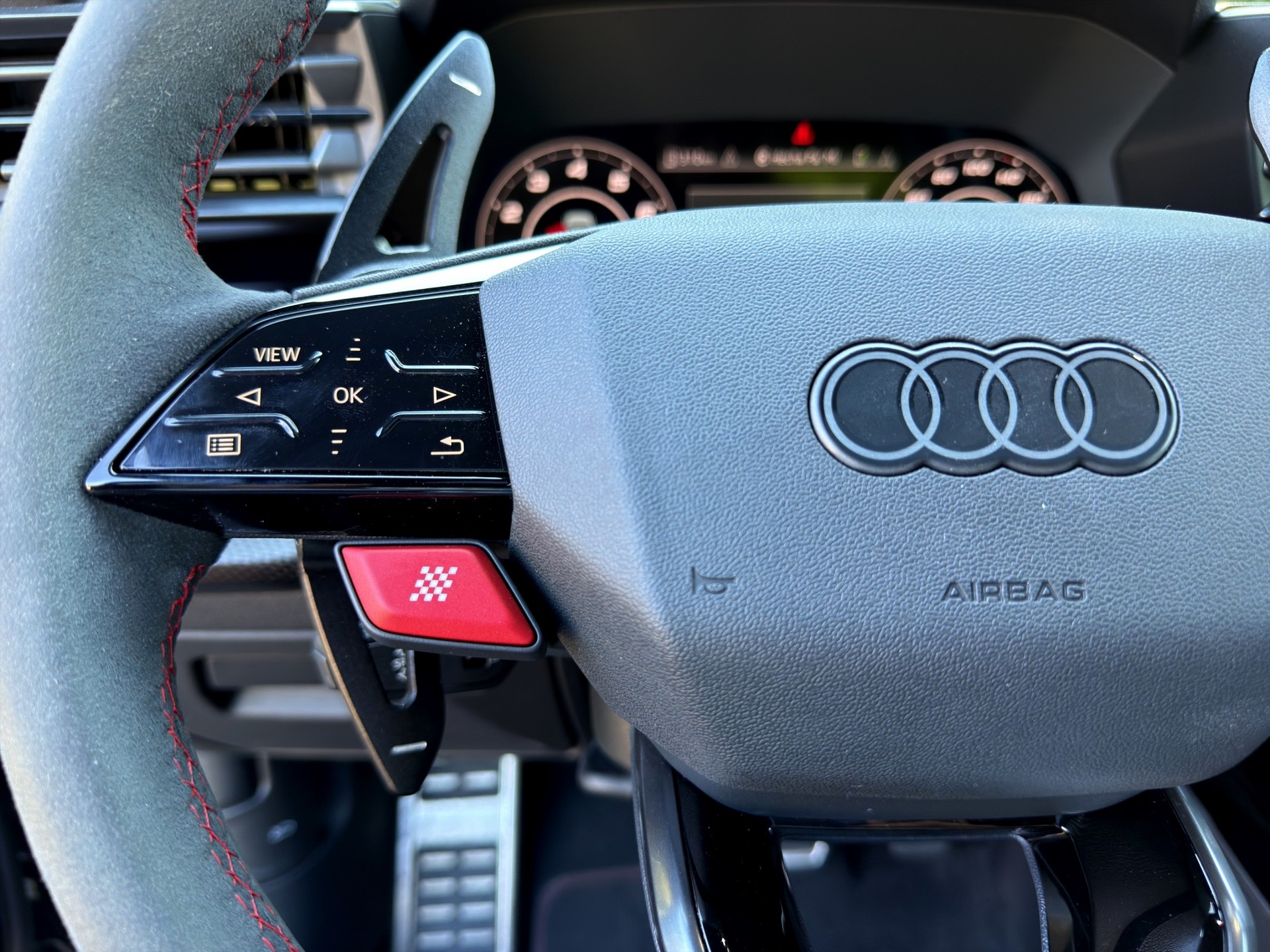 AUDI RS3 Sportback 2.5 TSI quattro S-tronic-image-16
