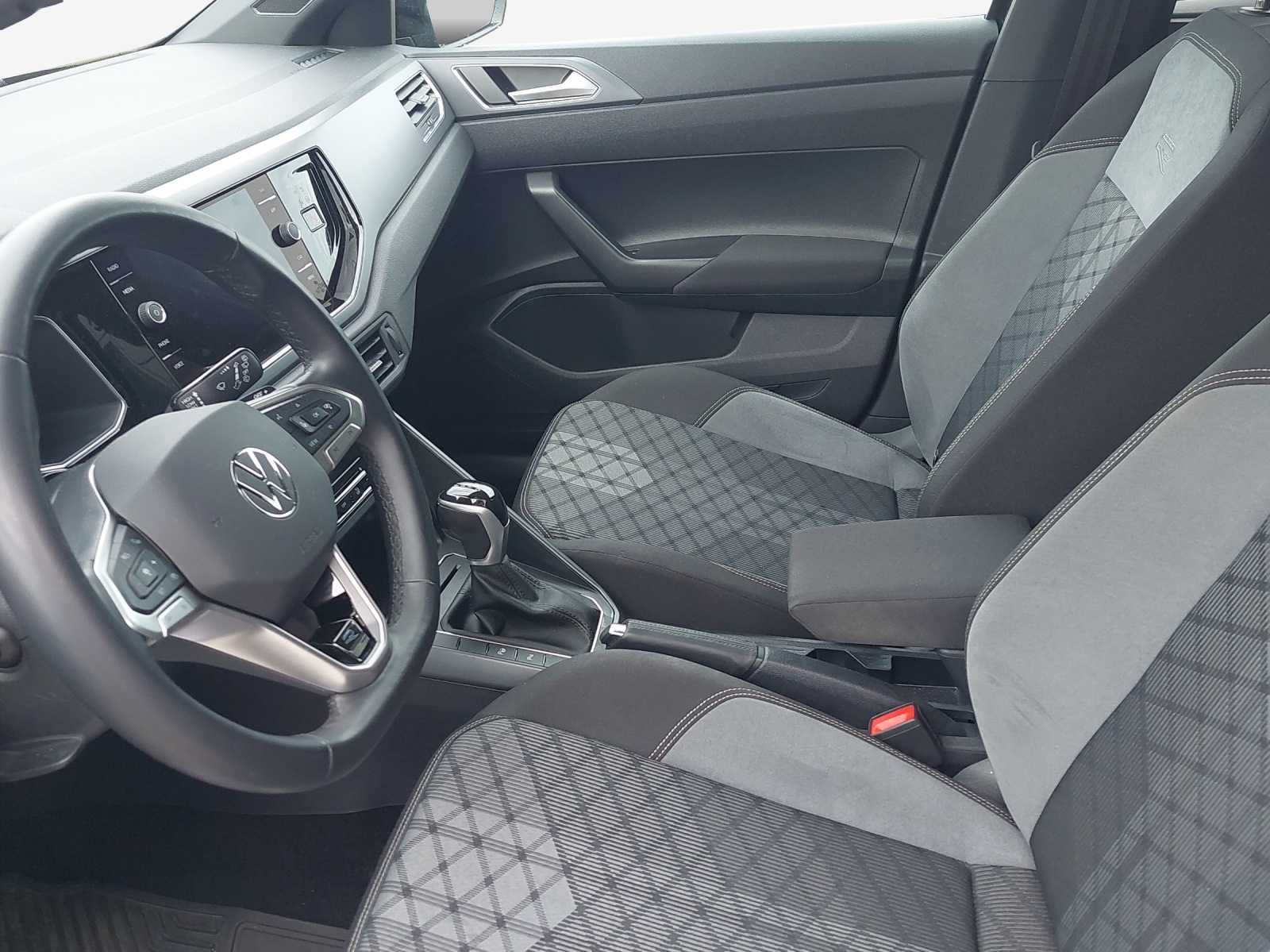 VW Polo 1.0 TSI R-Line DSG-image-7