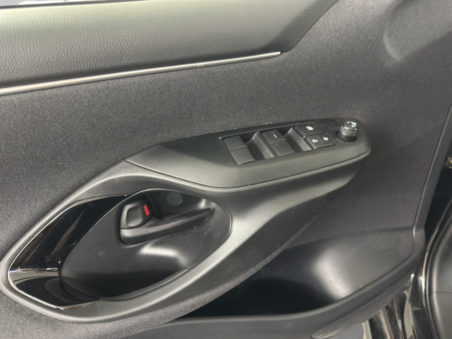 TOYOTA Yaris Cross 1.5 Trend e-CVT-image-17