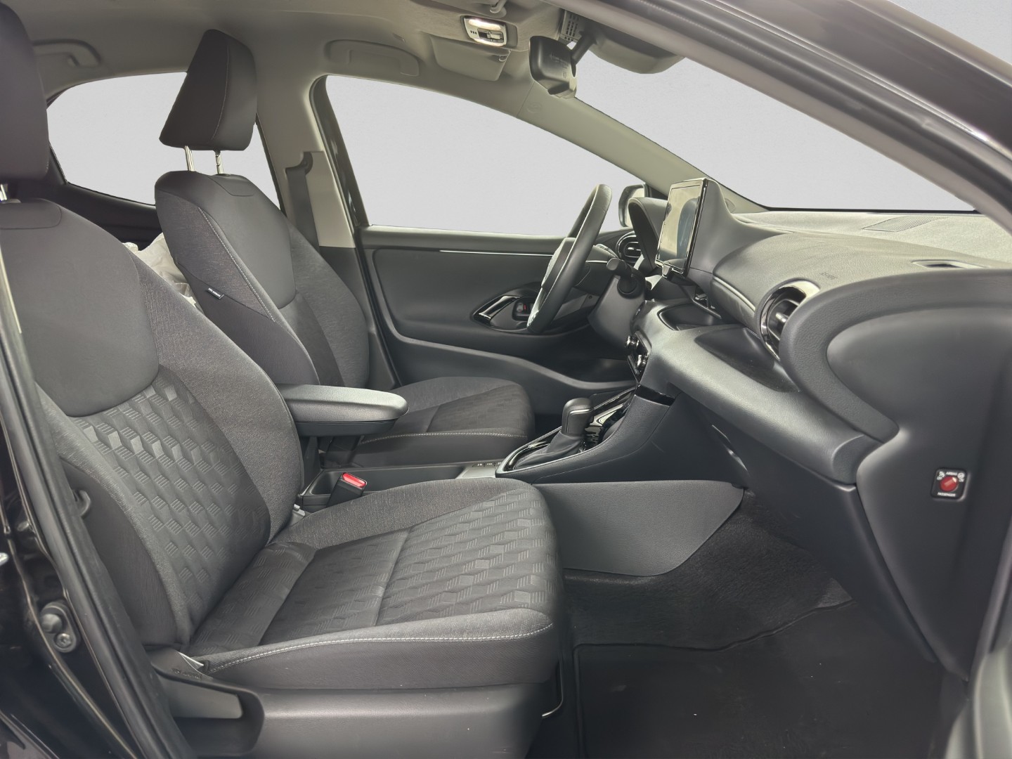 TOYOTA Yaris Cross 1.5 Trend e-CVT-image-23