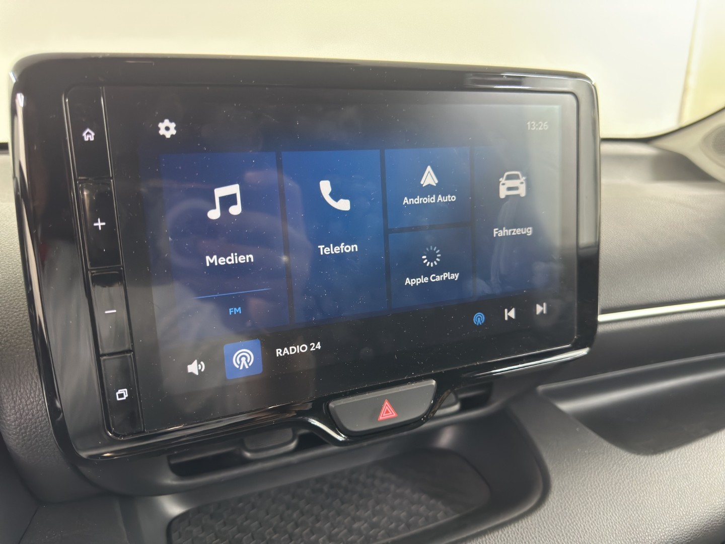 TOYOTA Yaris Cross 1.5 Trend e-CVT-image-12