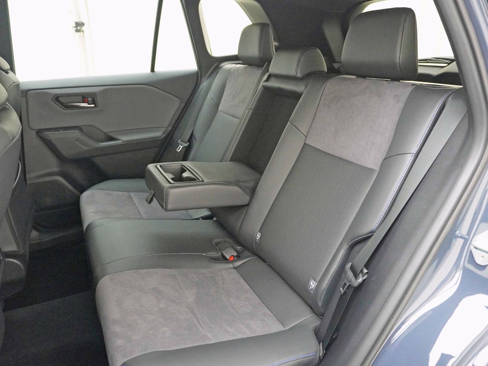 SUZUKI Across 2.5 PHEV Compact Top 4x4-image-25