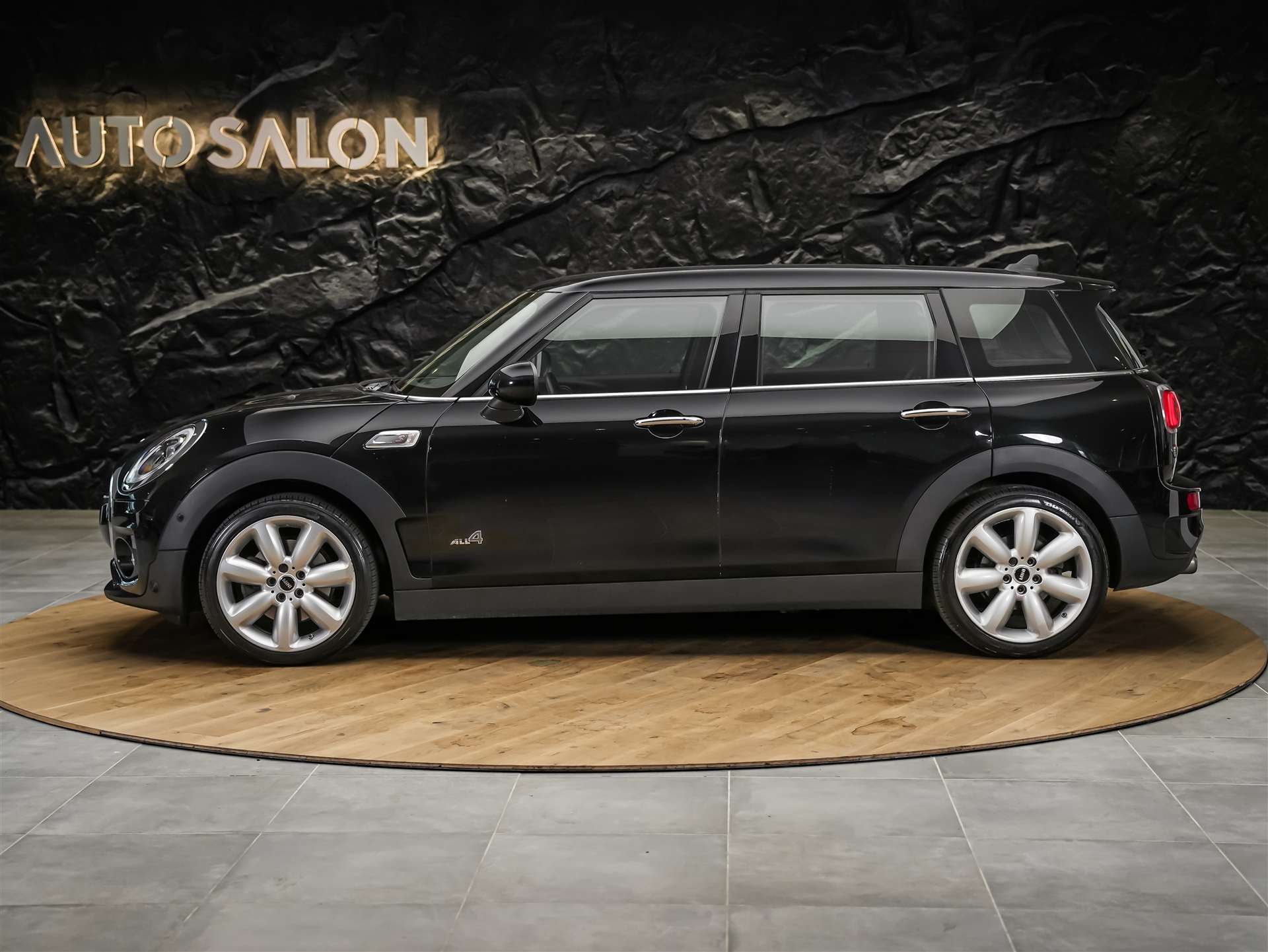 MINI Clubman Cooper S ALL4 Steptronic *Rückfahrkamera*Keyless Go*Standlüftung*-image-1