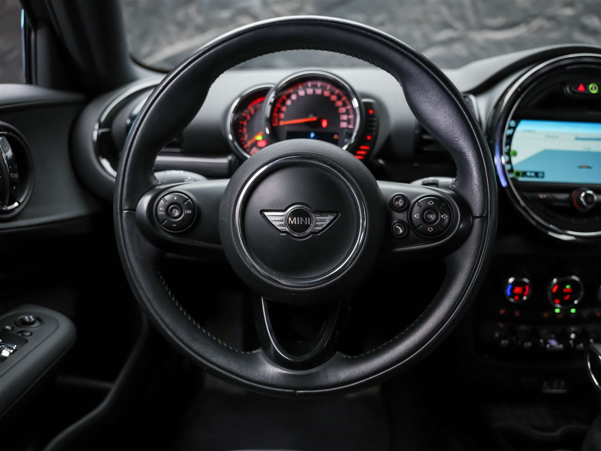 MINI Clubman Cooper S ALL4 Steptronic *Rückfahrkamera*Keyless Go*Standlüftung*-image-24