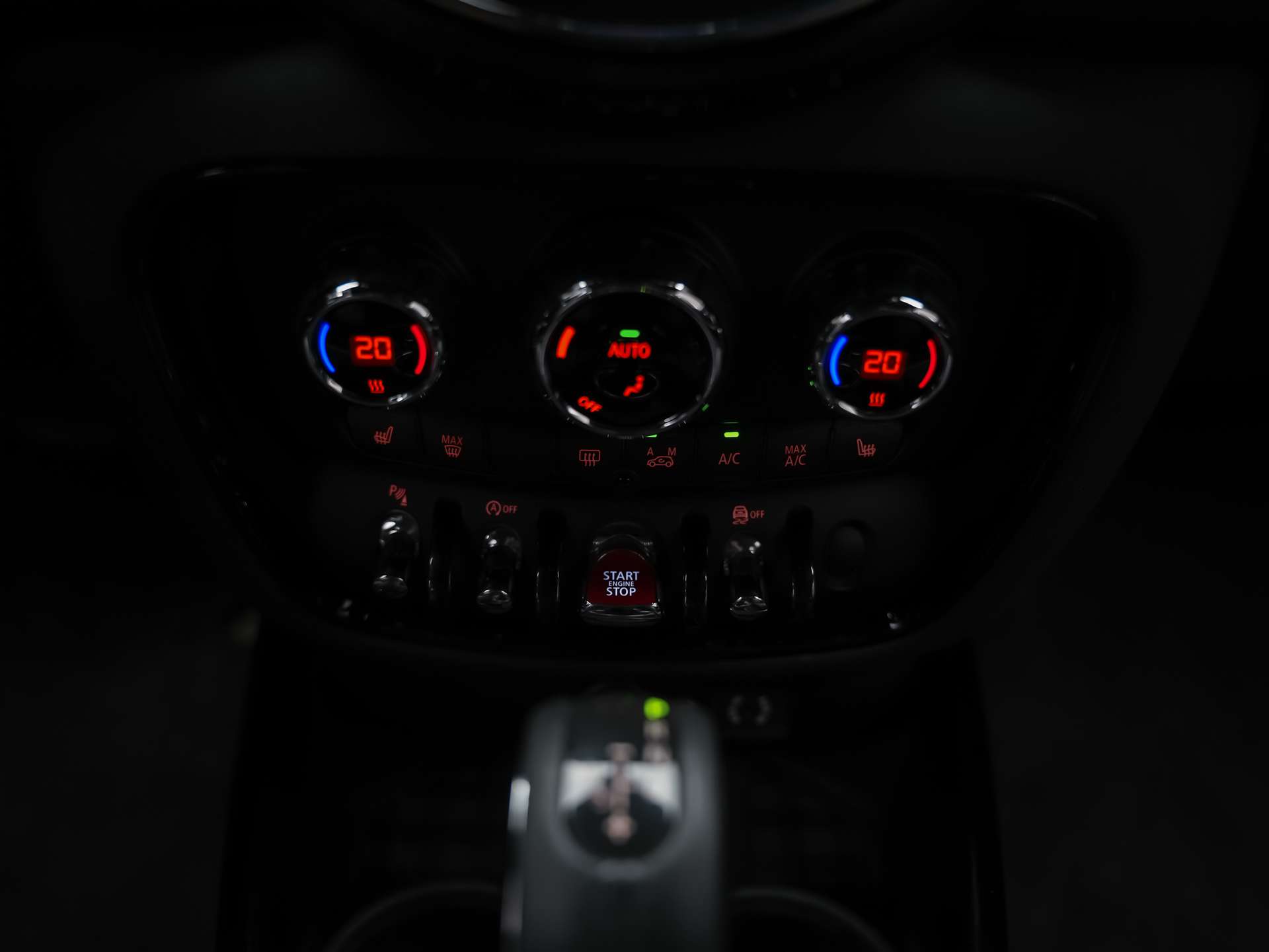 MINI Clubman Cooper S ALL4 Steptronic *Rückfahrkamera*Keyless Go*Standlüftung*-image-21