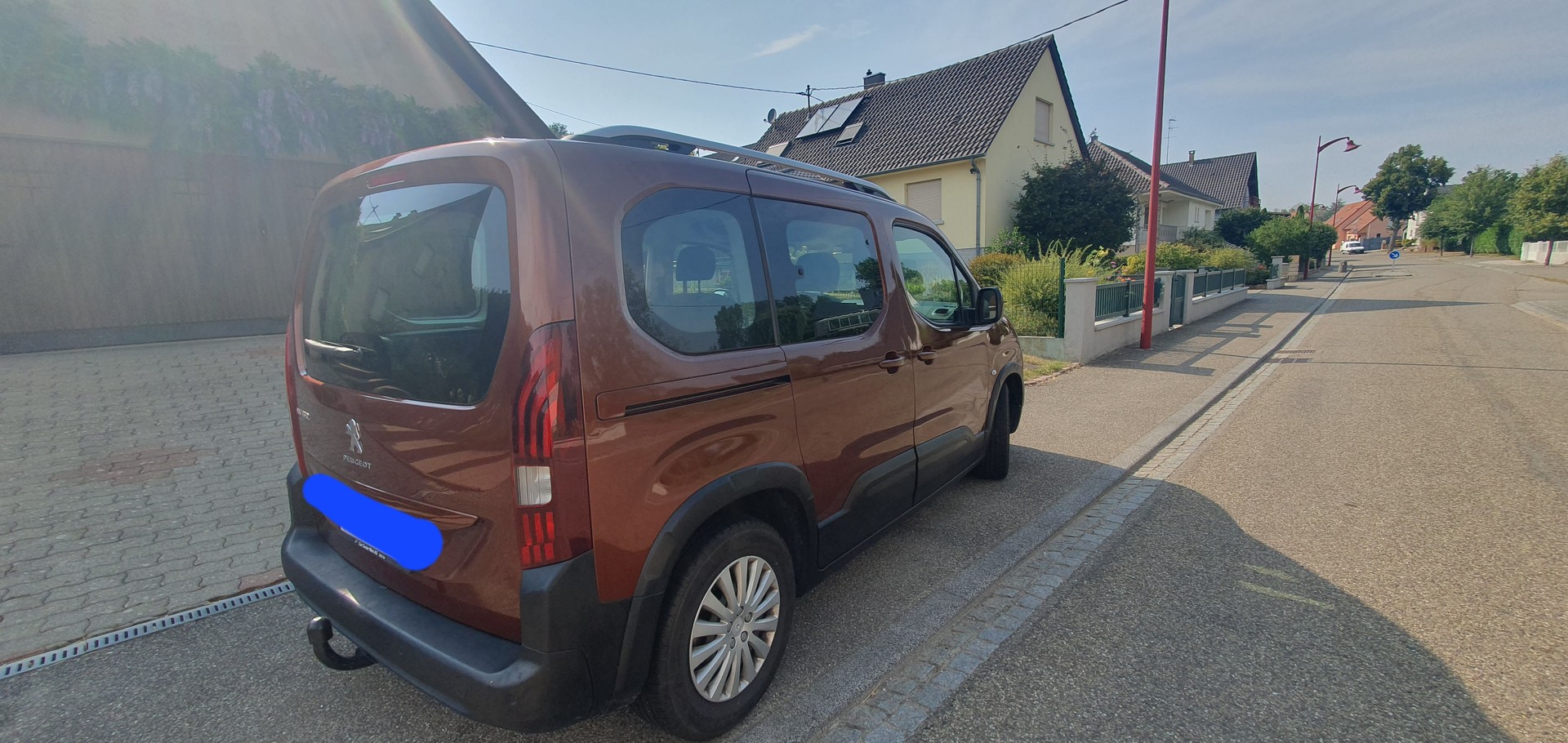 PEUGEOT 1.5 BlueHDi 100 Active-image-3