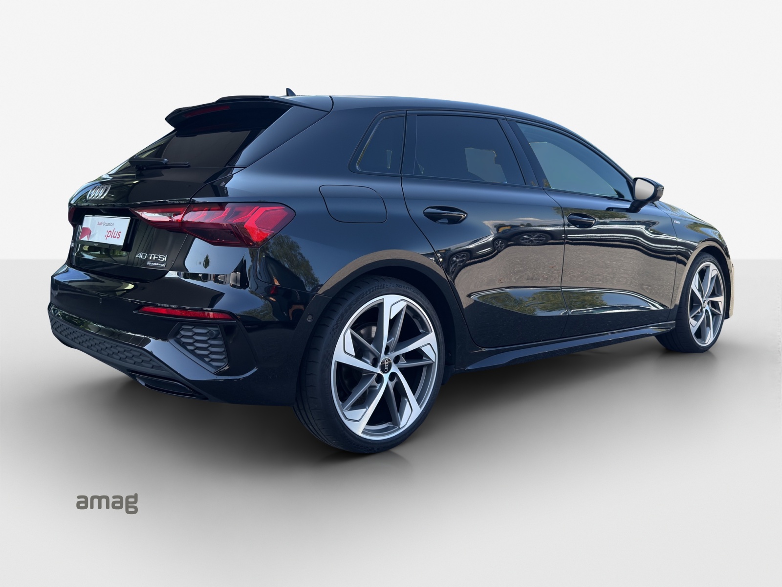 AUDI A3 Sportback 40 TFSI S line quattro S-tronic-image-4