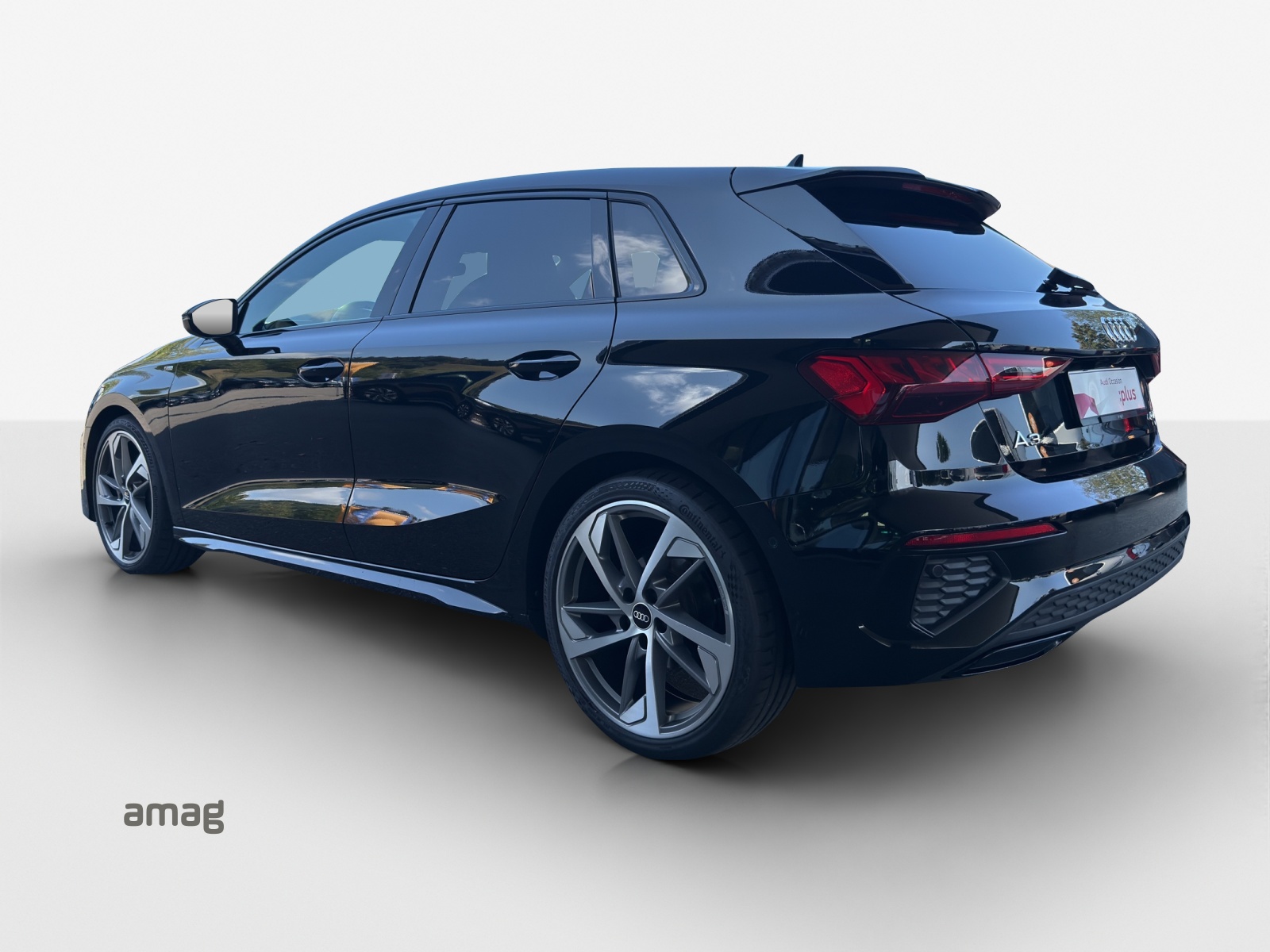AUDI A3 Sportback 40 TFSI S line quattro S-tronic-image-2