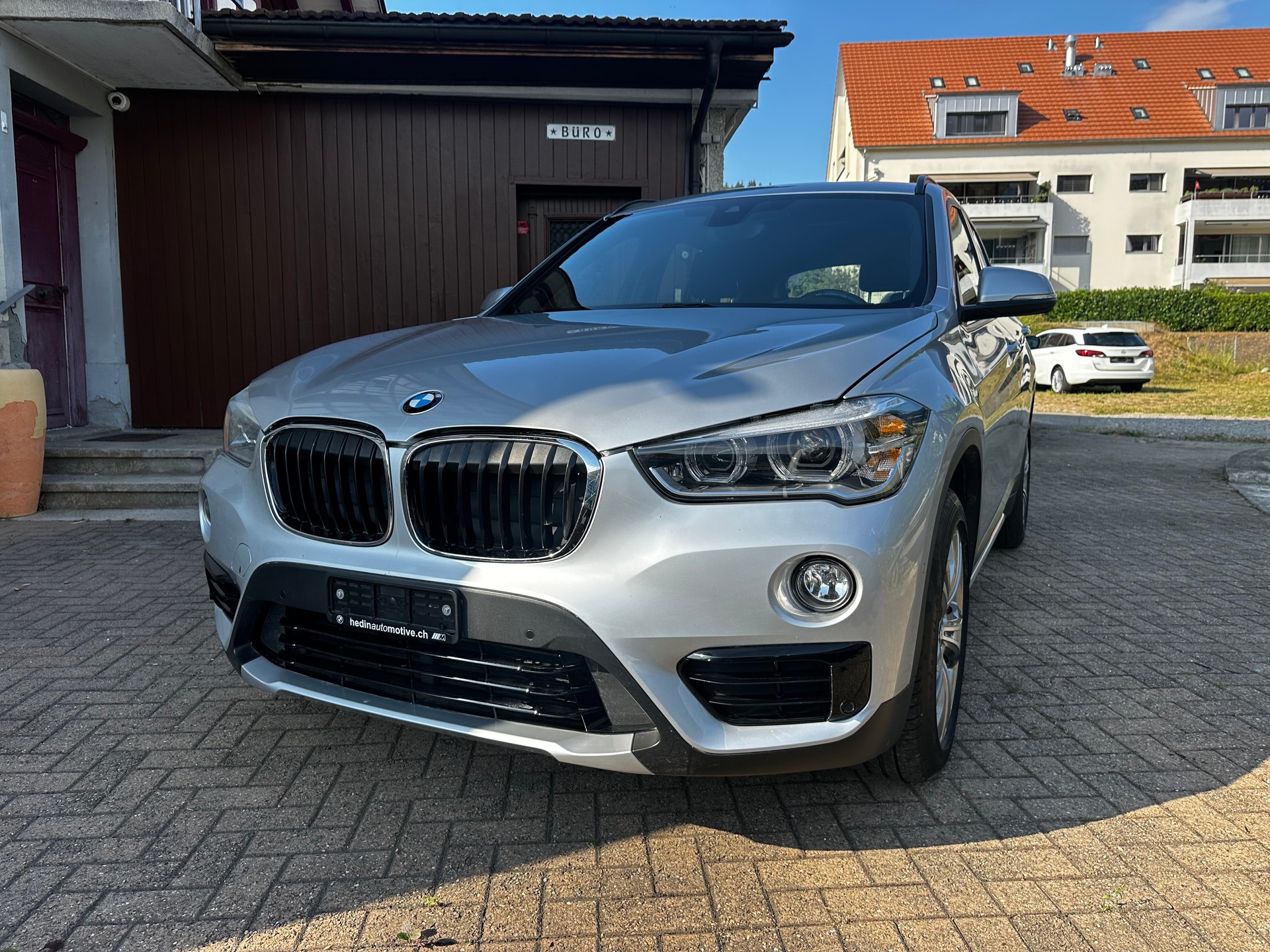 BMW X1 xDrive 18d Sport Line Steptronic-image-0