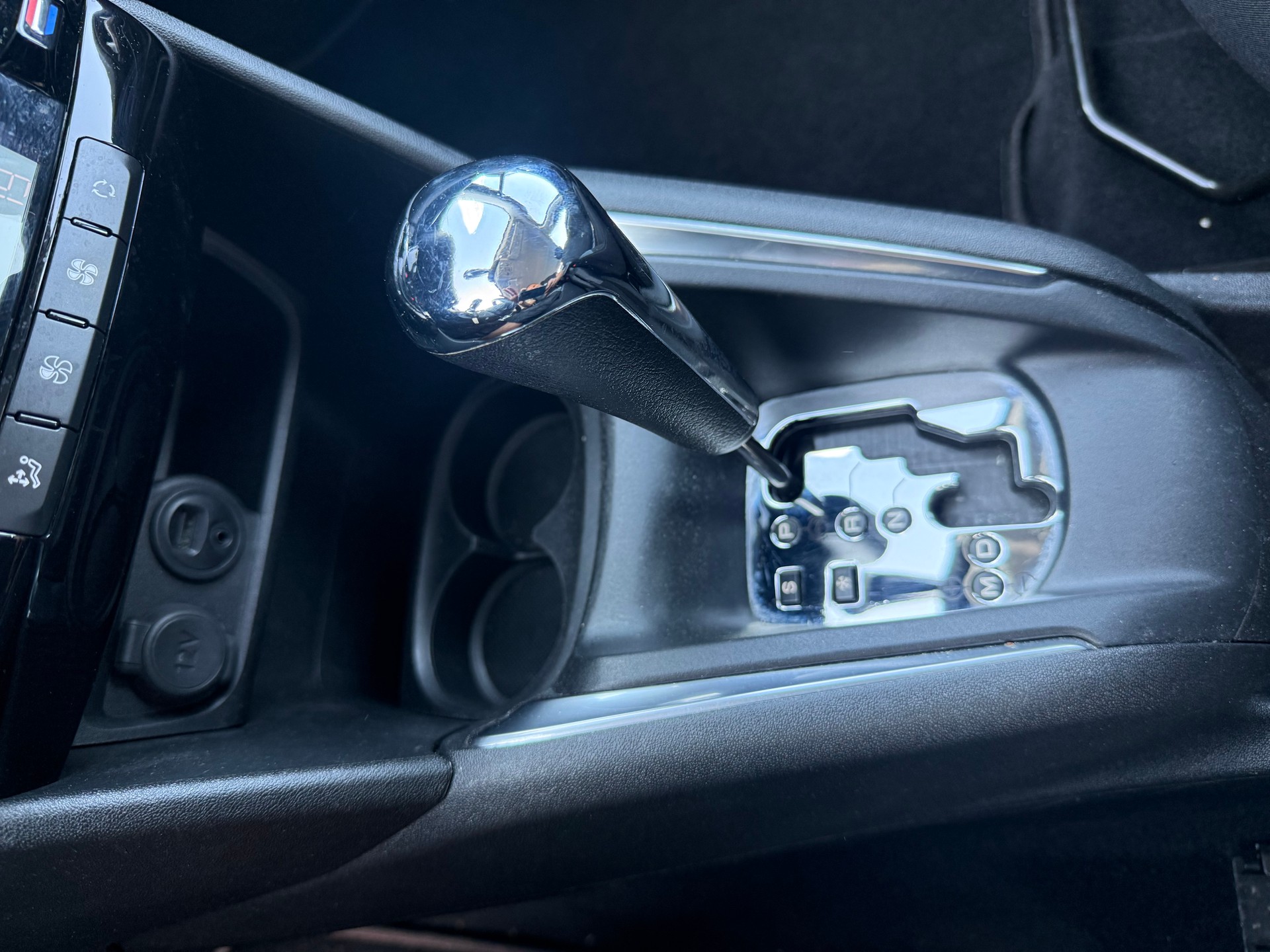 PEUGEOT 208 1.6 VTI Allure Automatik-image-4