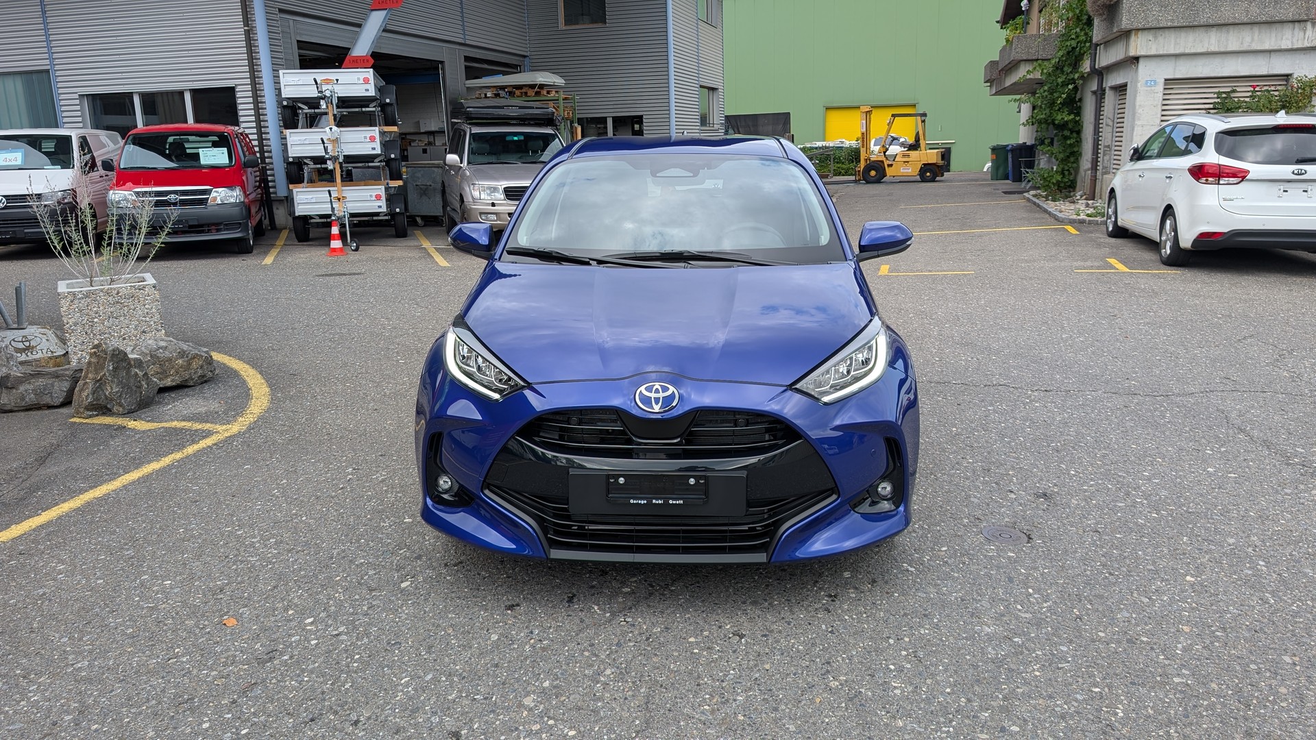TOYOTA Yaris 1.5 Trend e-CVT-image-1