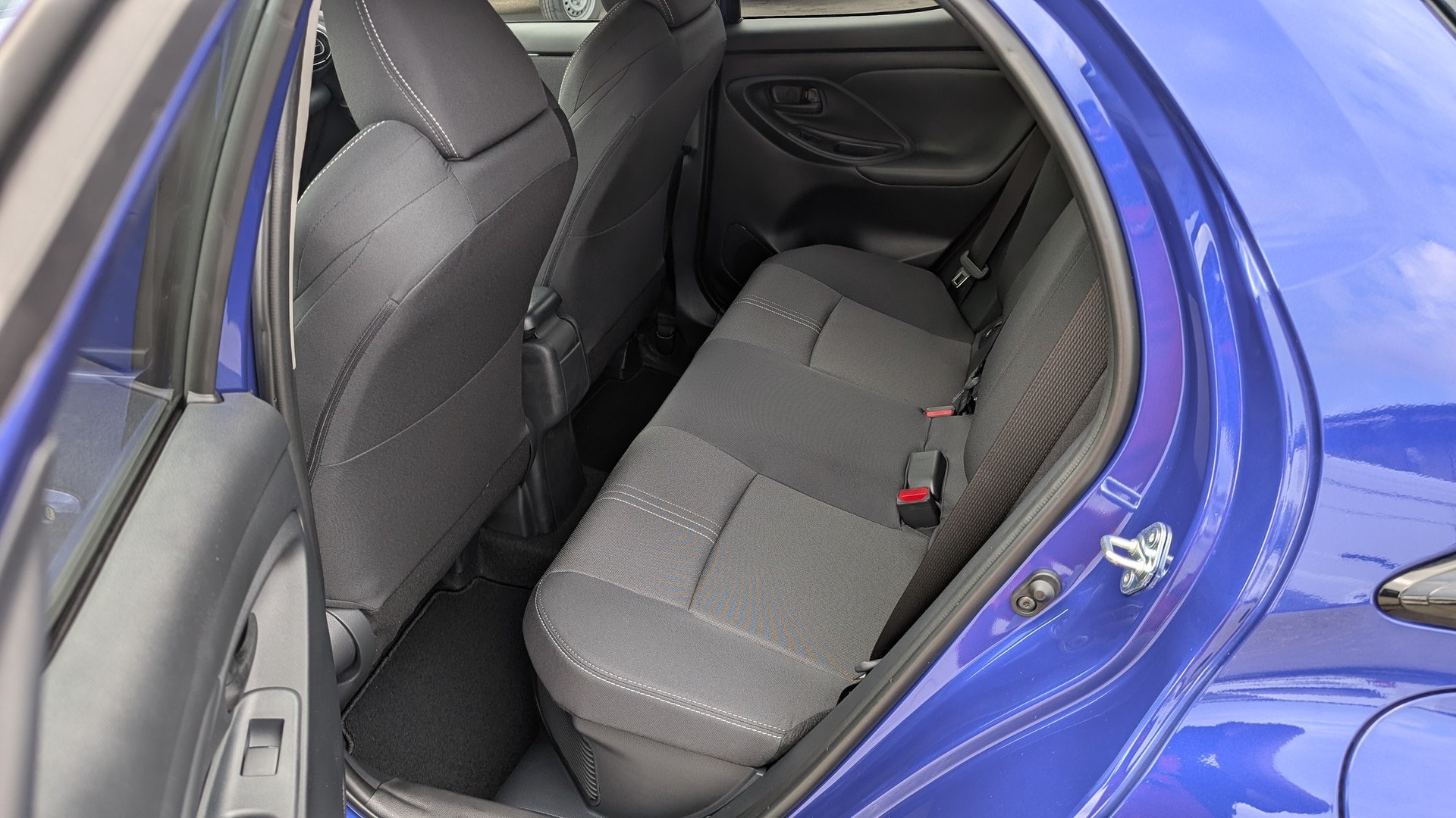 TOYOTA Yaris 1.5 Trend e-CVT-image-9