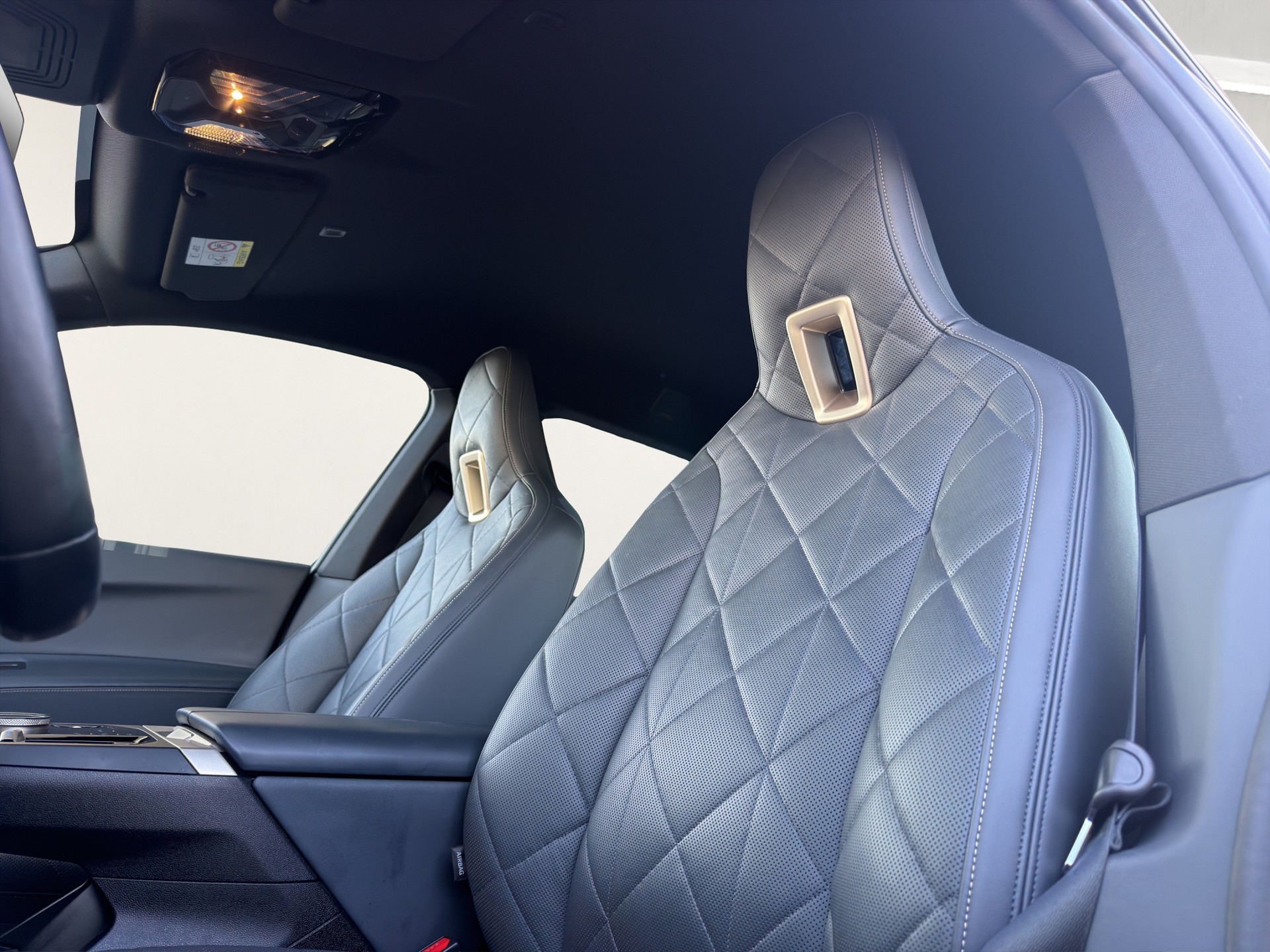 BMW iX xDrive40-image-16