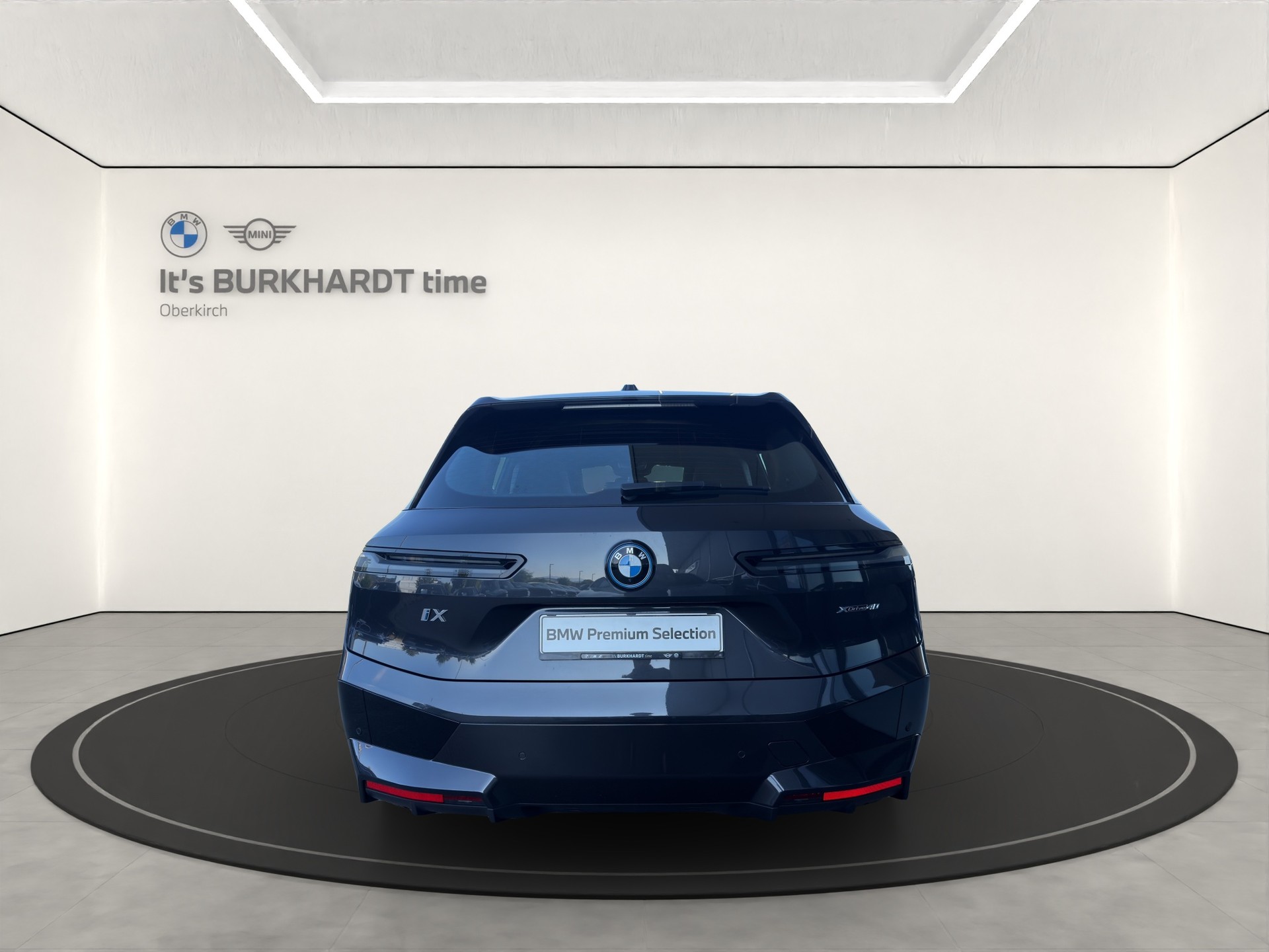 BMW iX xDrive40-image-3