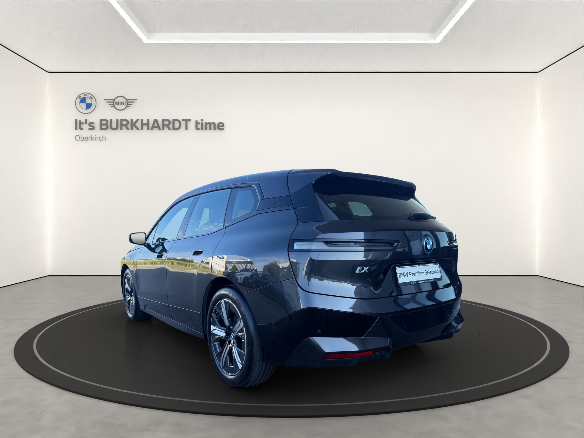 BMW iX xDrive40-image-2
