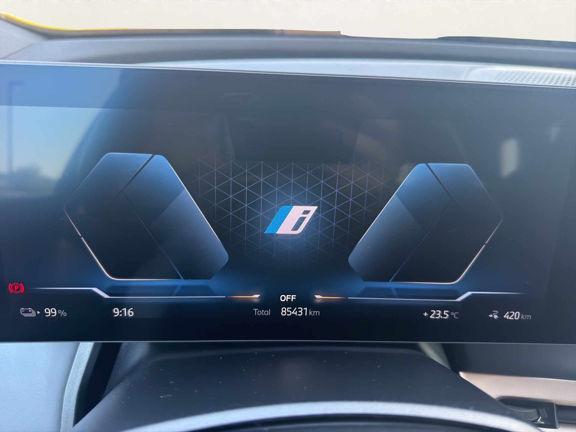 BMW iX xDrive40-image-11