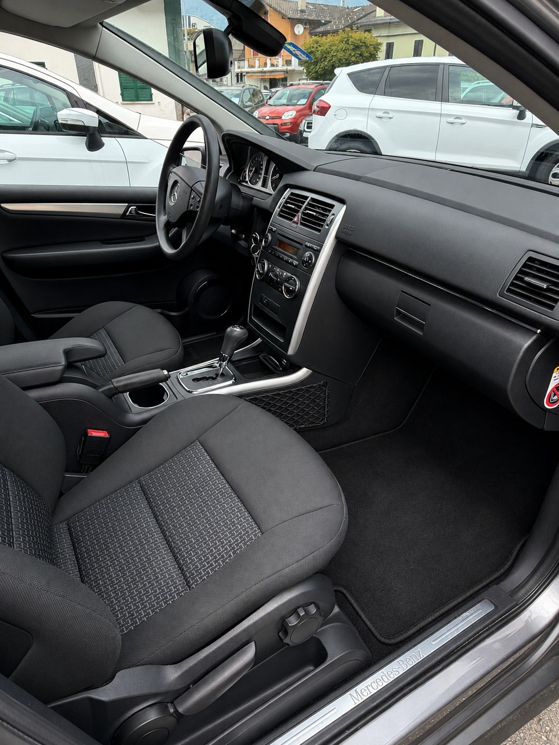 MERCEDES-BENZ B 160 automatic-image-9