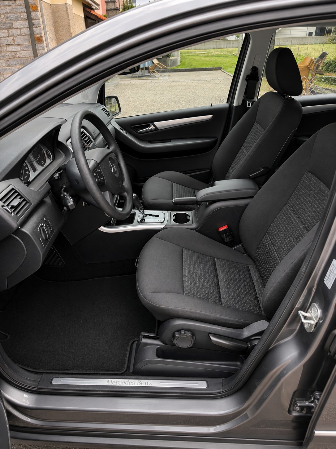 MERCEDES-BENZ B 160 automatic-image-10