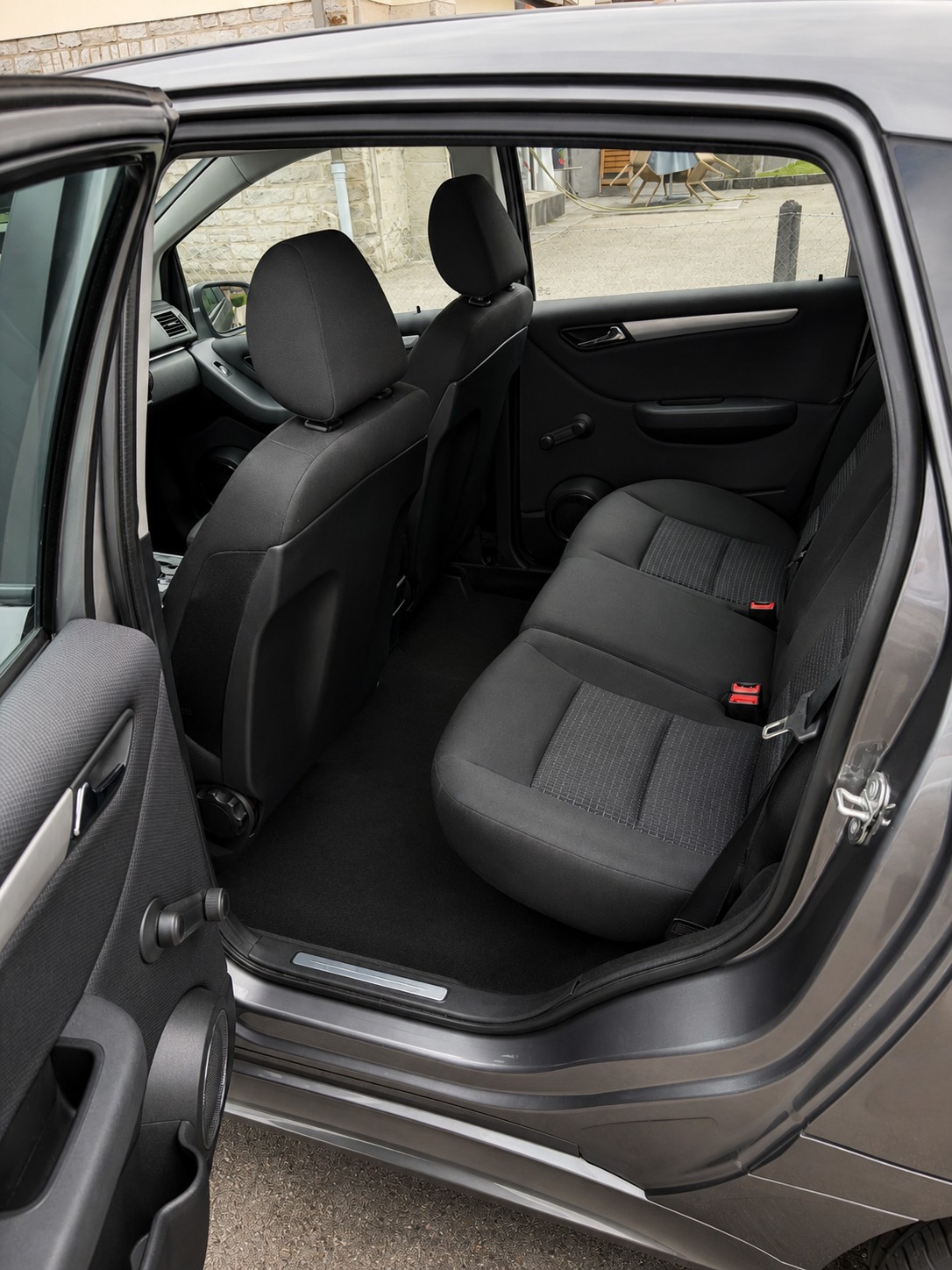 MERCEDES-BENZ B 160 automatic-image-12