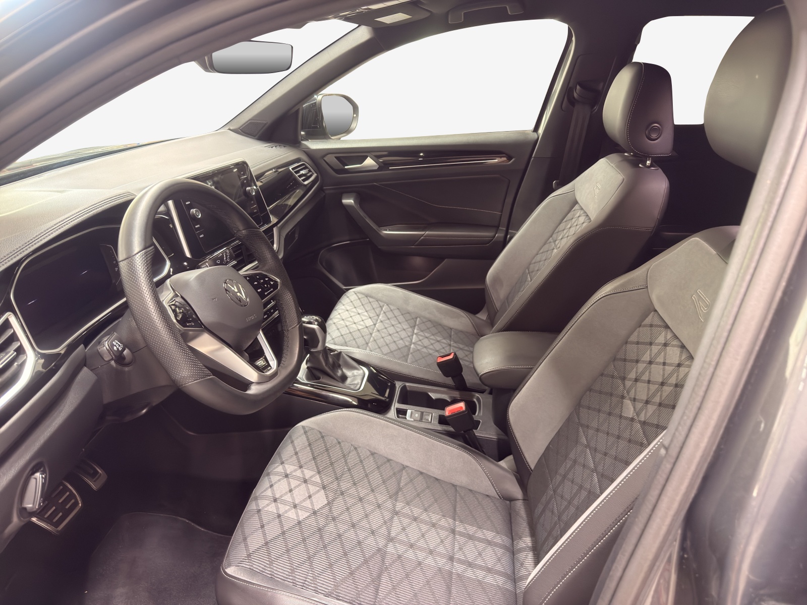 VW T-Roc 1.5 TSI EVO R-Line DSG-image-7