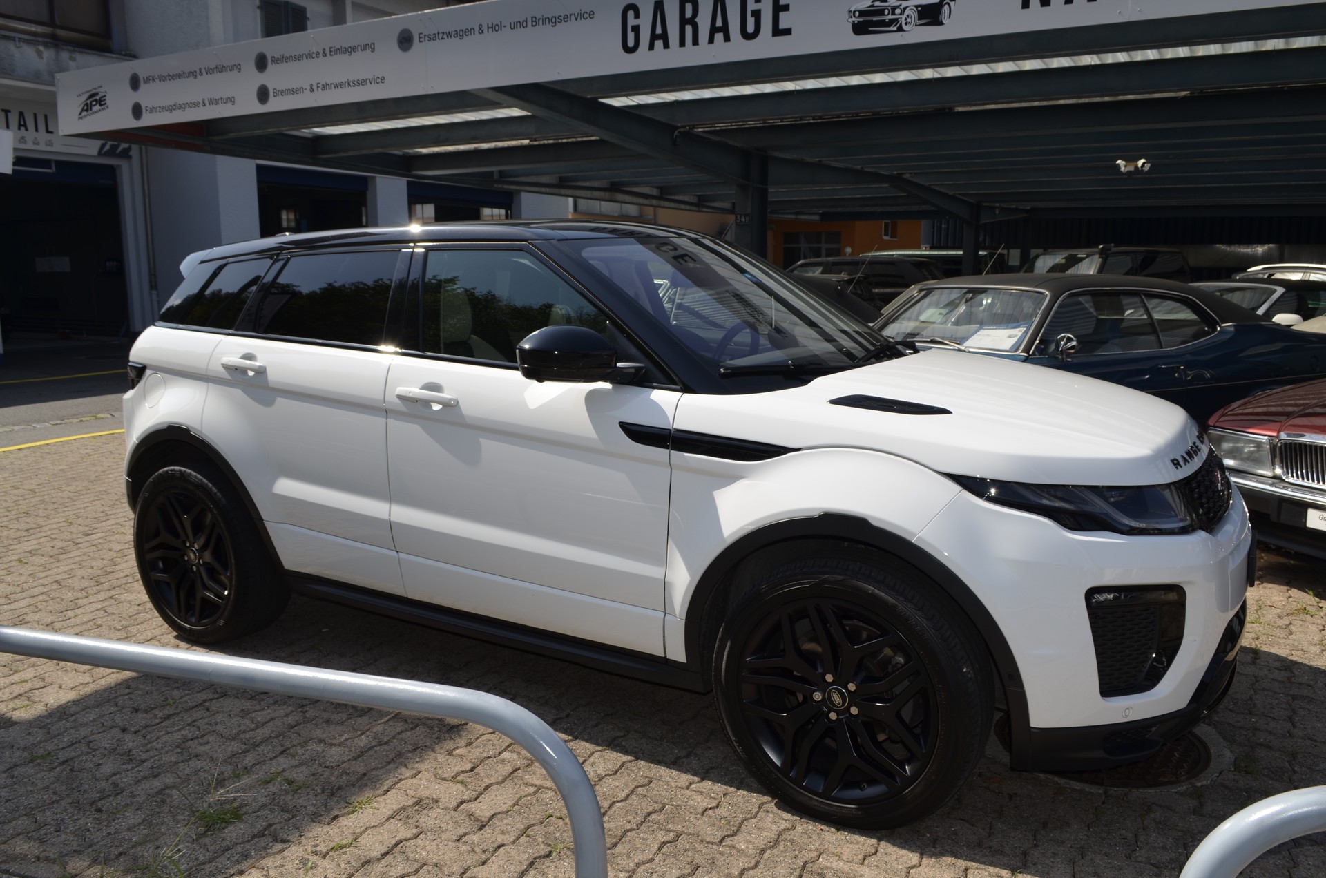 LAND ROVER Range Rover Evoque 2.0 Si4 HSE AT9-image-2