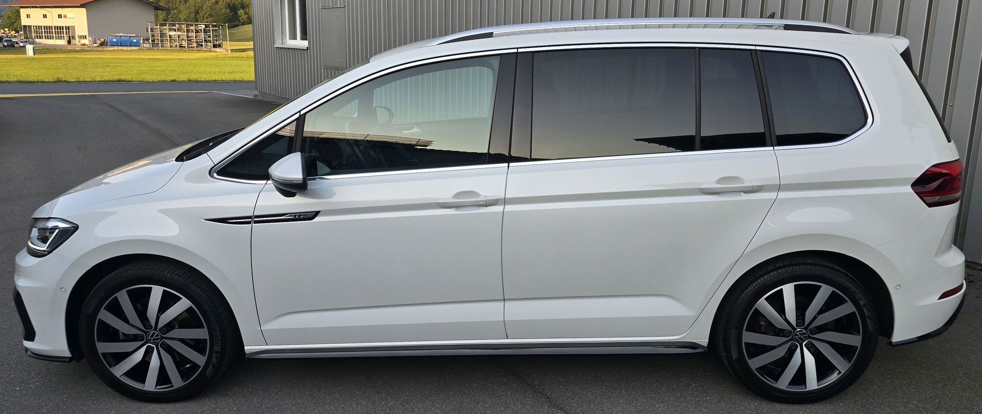 VW Touran 1.5 TSI EVO R-LINE DSG-image-4