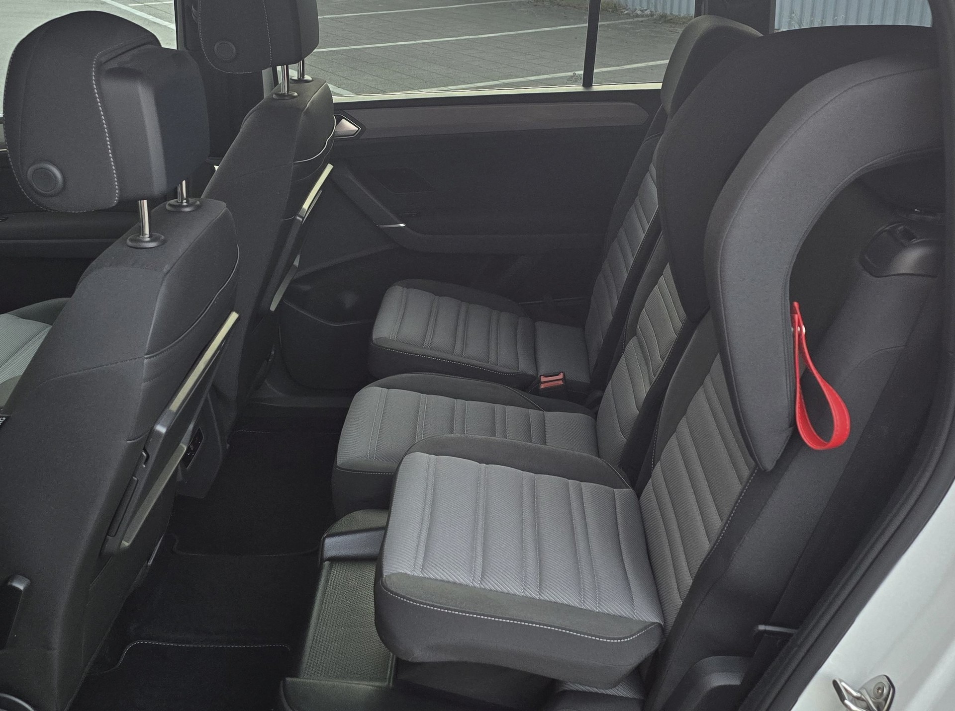 VW Touran 1.5 TSI EVO R-LINE DSG-image-10
