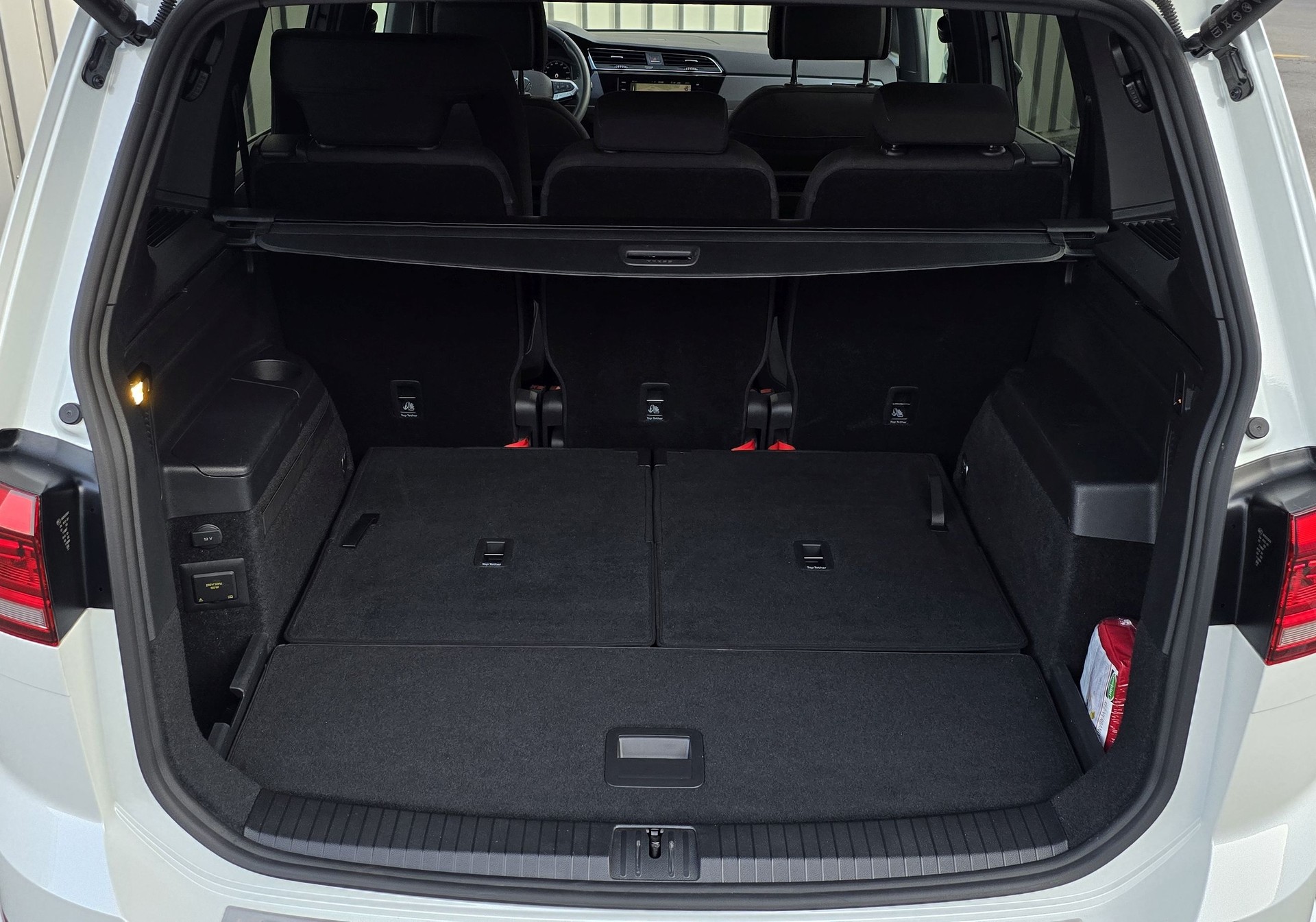 VW Touran 1.5 TSI EVO R-LINE DSG-image-14
