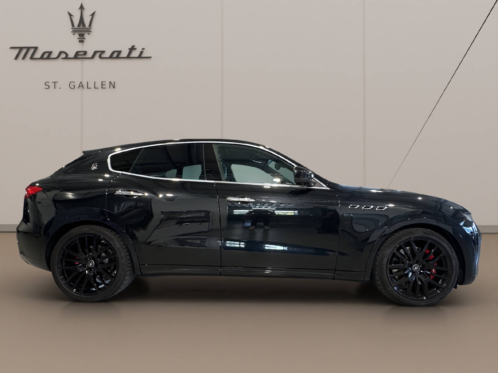 MASERATI Levante 3.0 V6 S GranLusso-image-3
