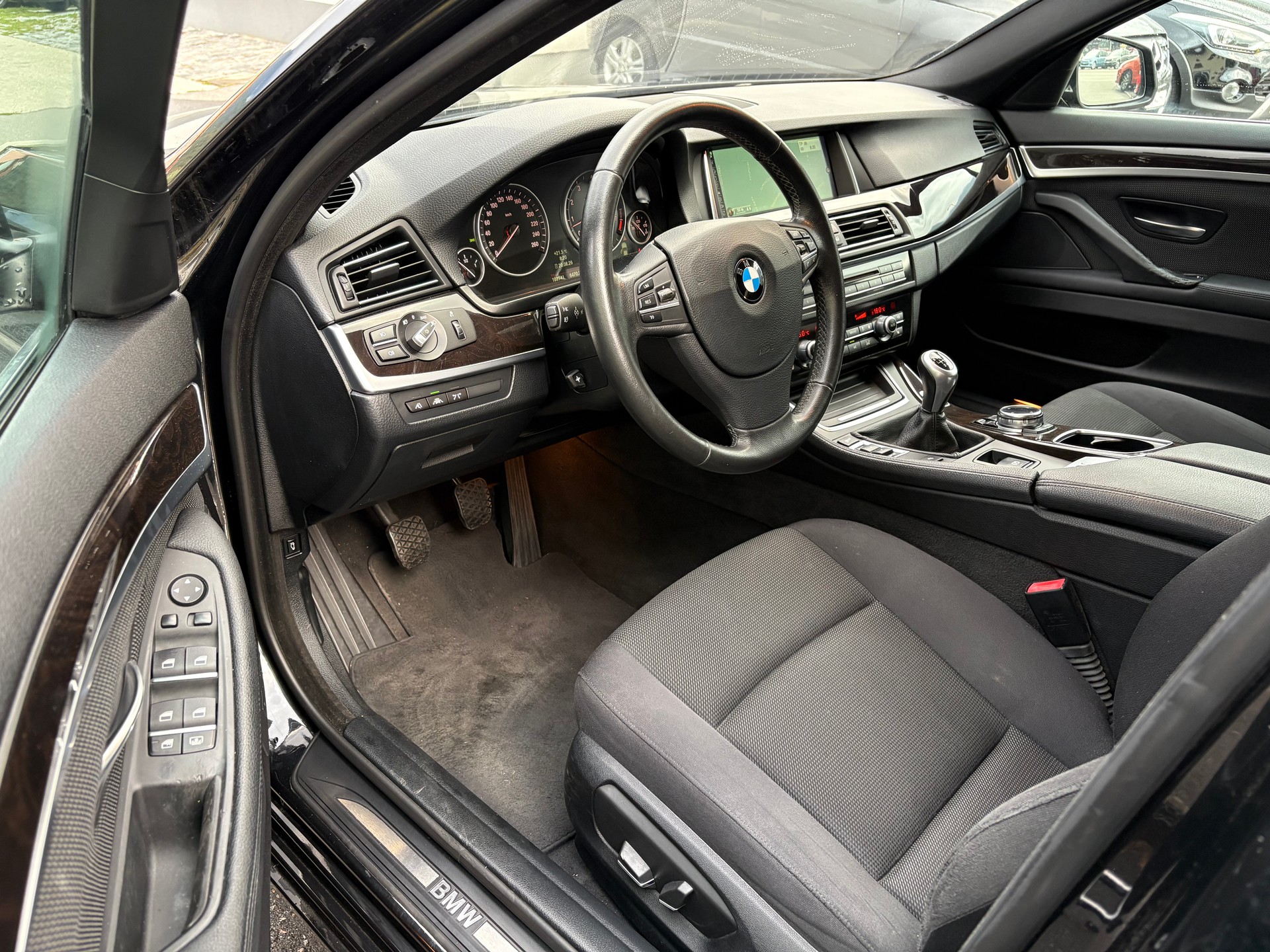 BMW 535i Modern Line-image-8