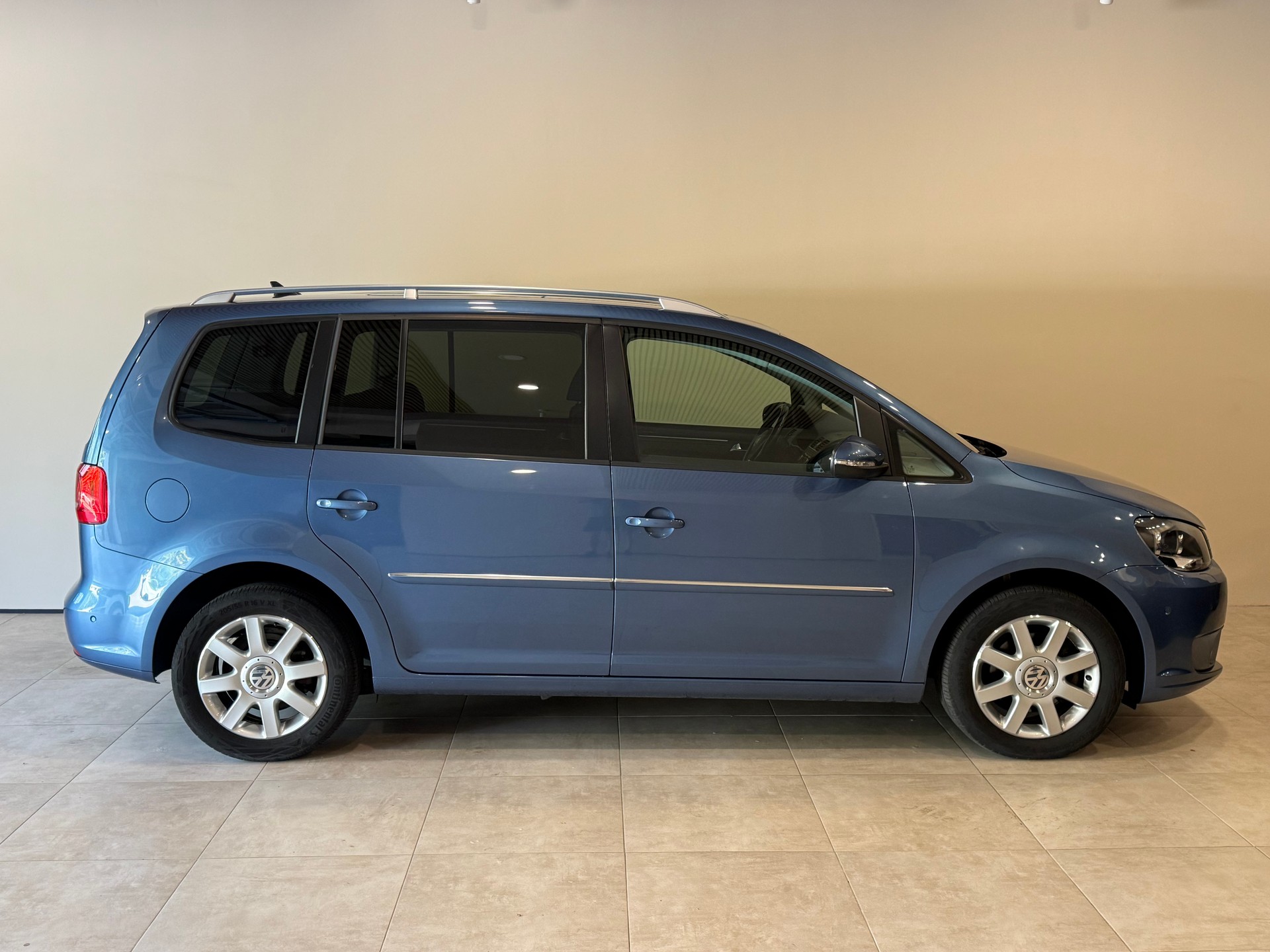 VW Touran 1.6 TDI Highline DSG-image-5