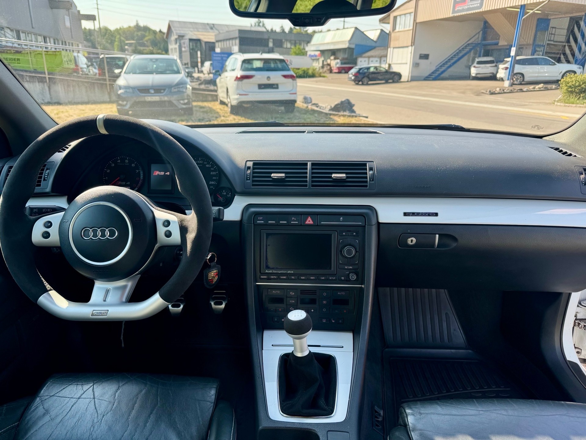 AUDI RS4 Avant 4.2 V8 quattro-image-9