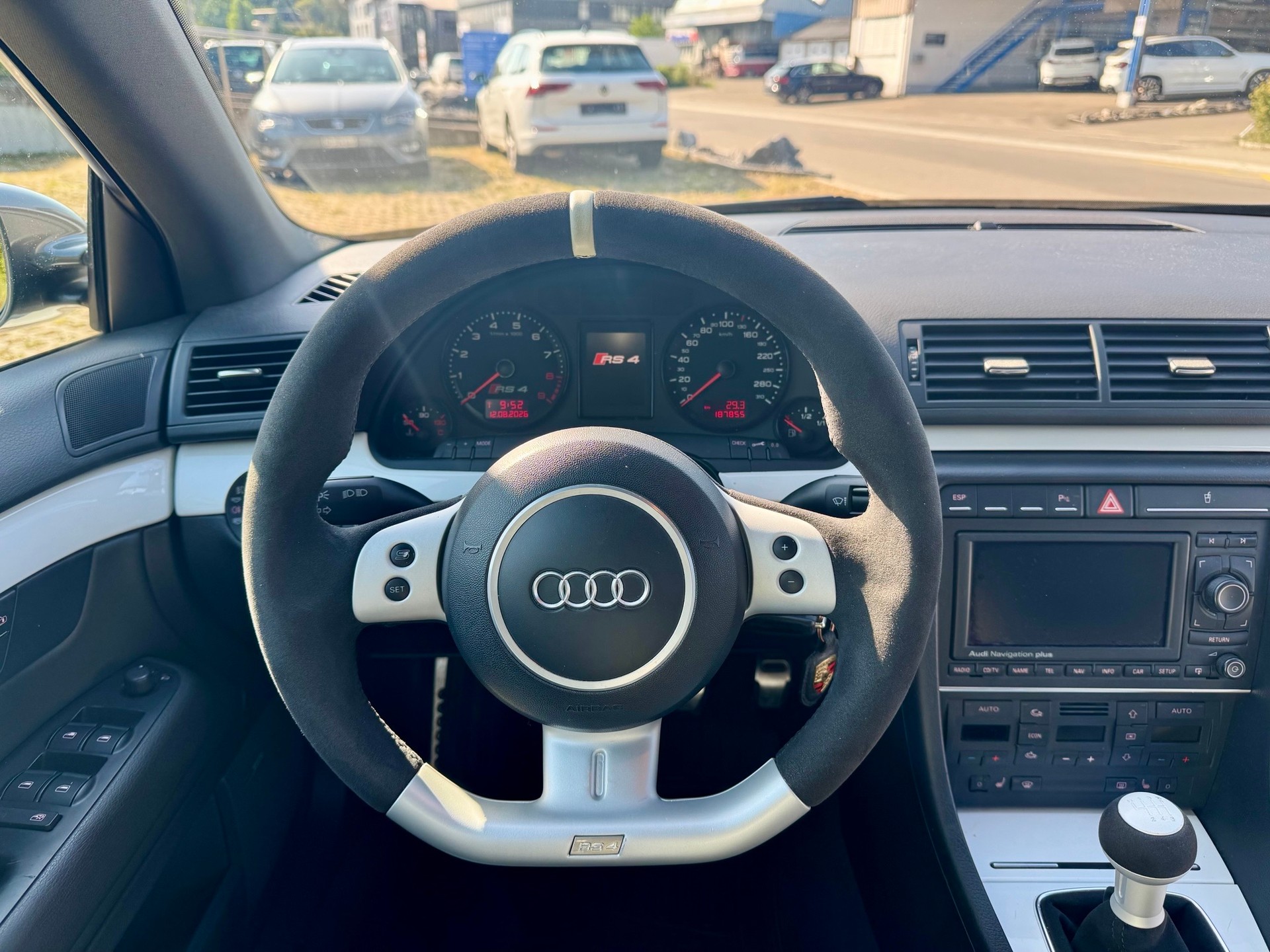 AUDI RS4 Avant 4.2 V8 quattro-image-10