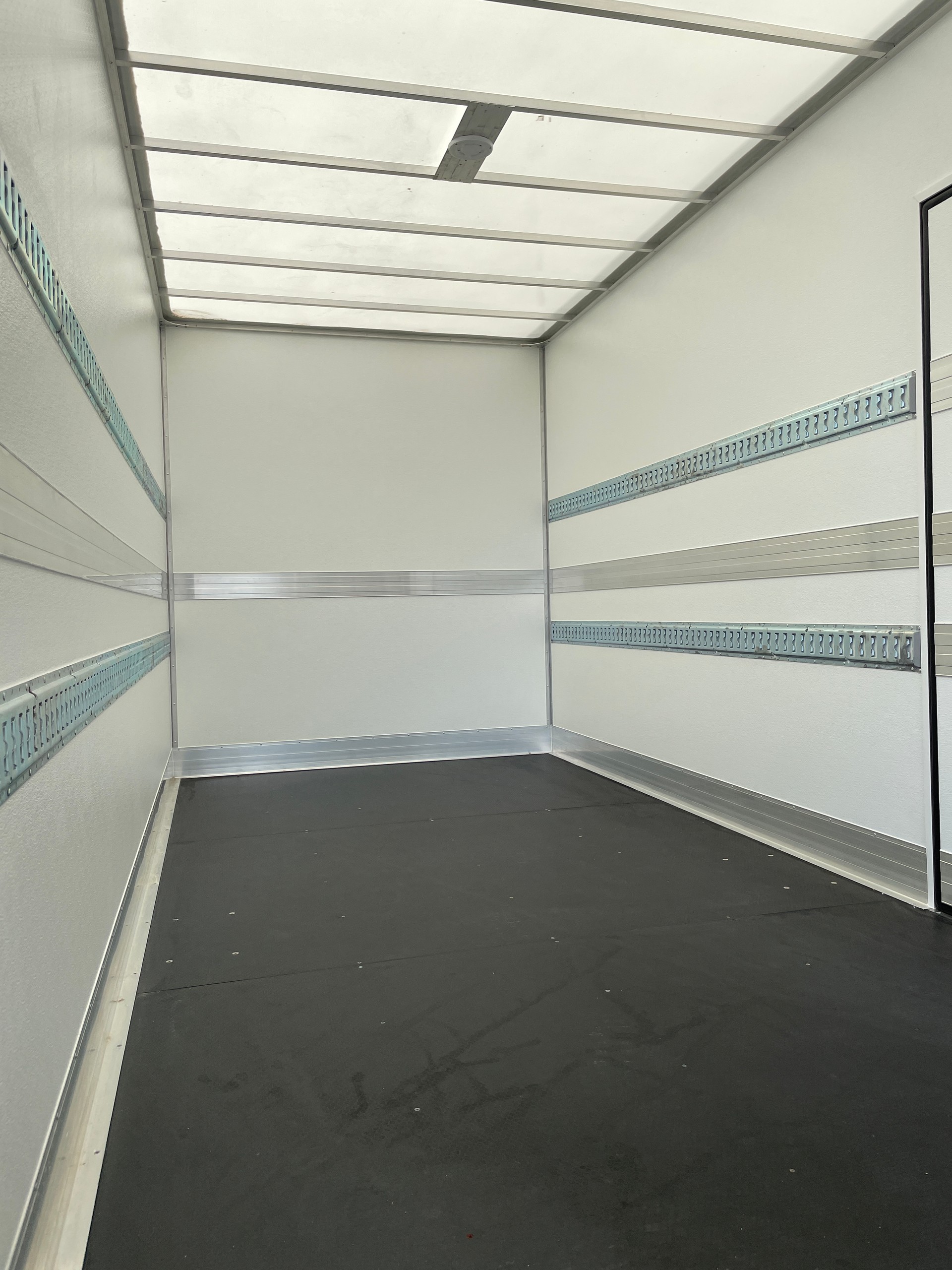 IVECO Daily 35 S 16H 3.0 Kasten mit Hebebühne-image-7