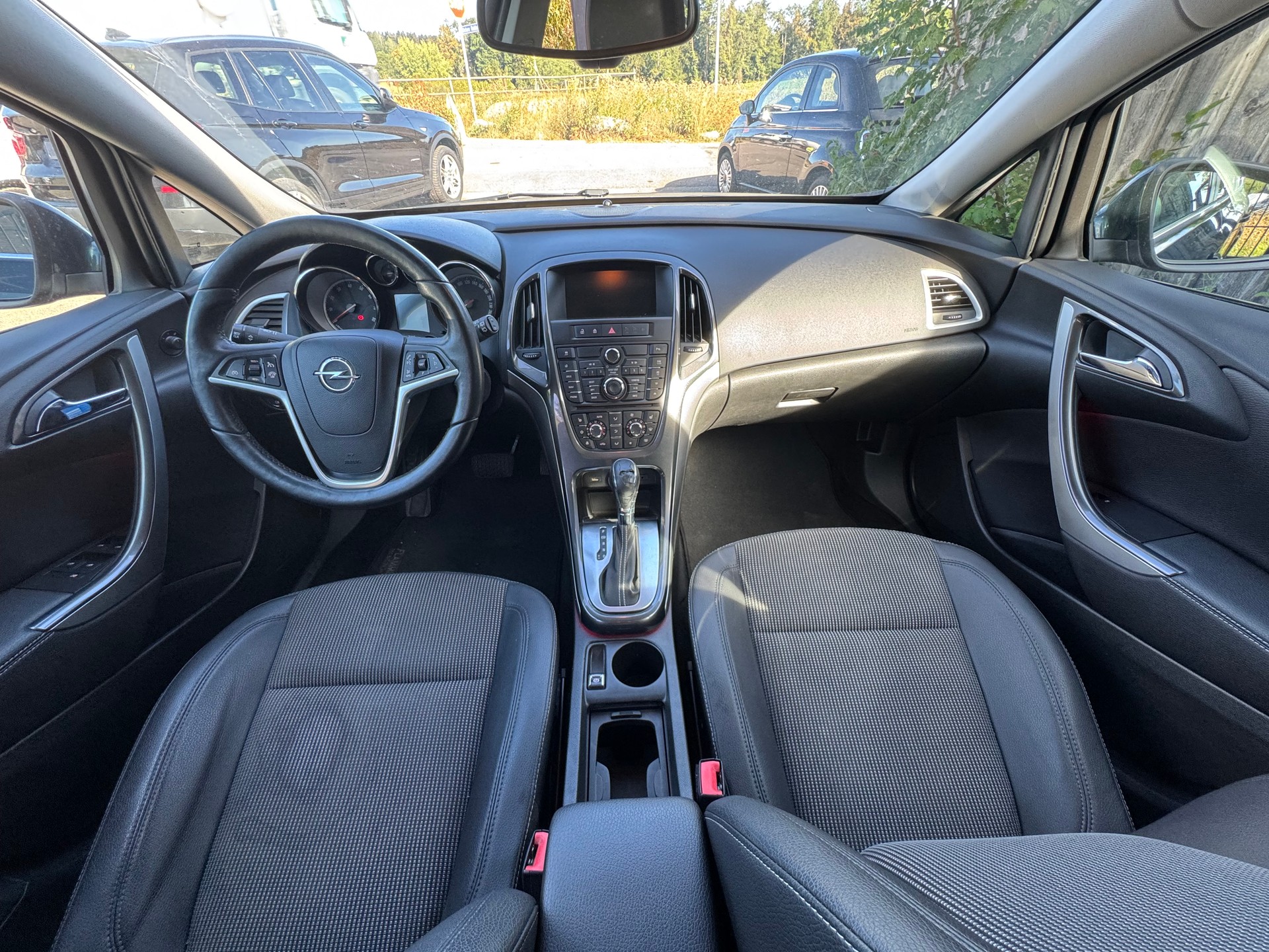 OPEL Astra SportsTourer 1.4i 16V Turbo Cosmo Automatic-image-10