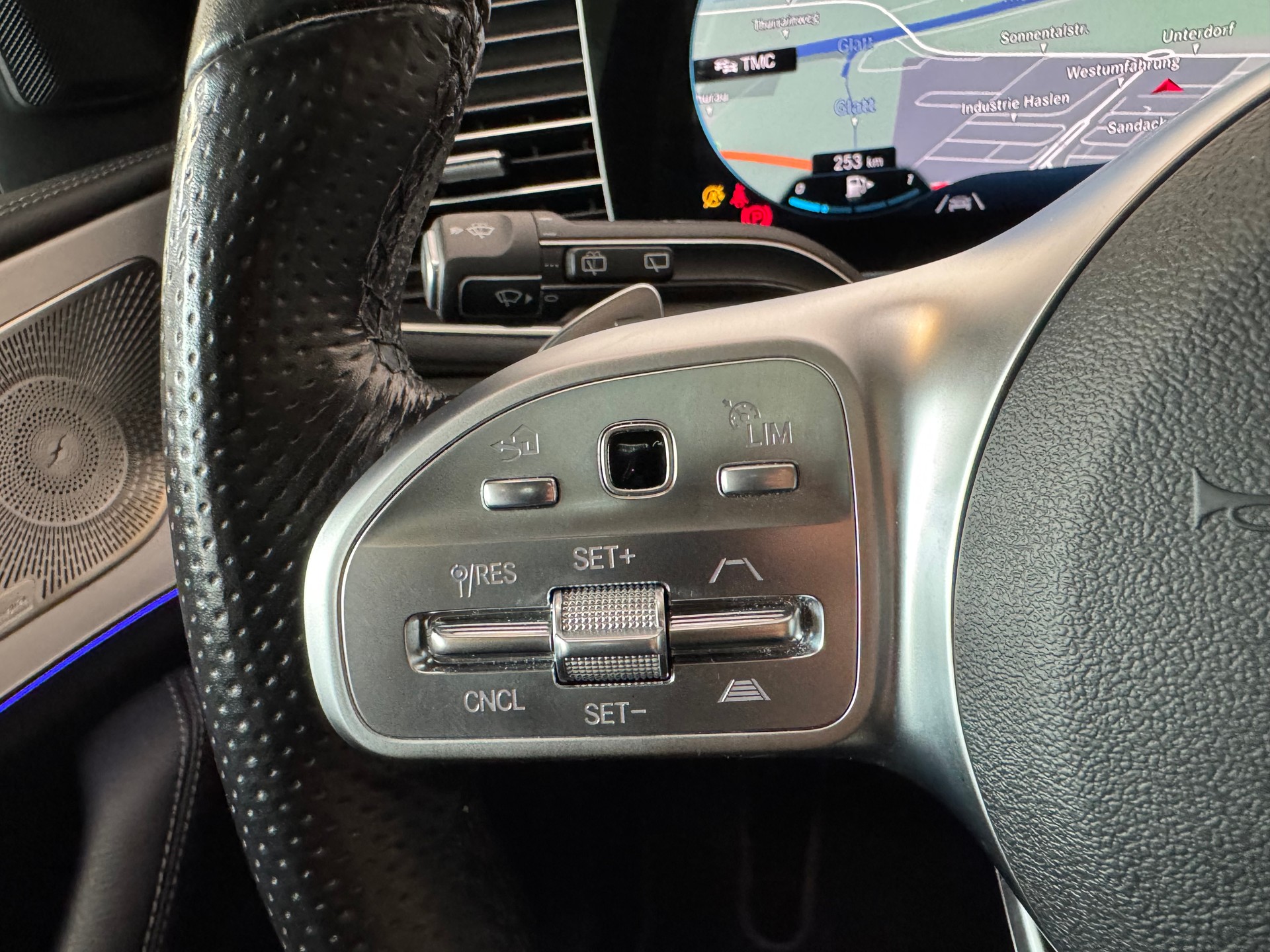 MERCEDES-BENZ GLE 350 d 4Matic AMG Line 9G-Tronic-image-16