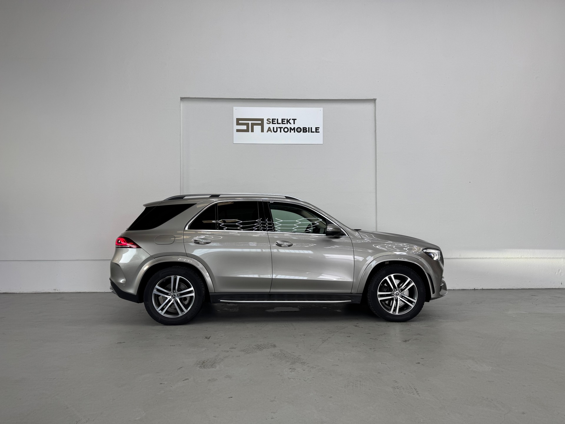 MERCEDES-BENZ GLE 350 d 4Matic AMG Line 9G-Tronic-image-6