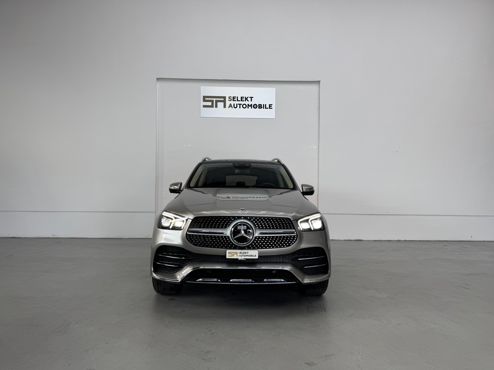 MERCEDES-BENZ GLE 350 d 4Matic AMG Line 9G-Tronic-showroom-element-2