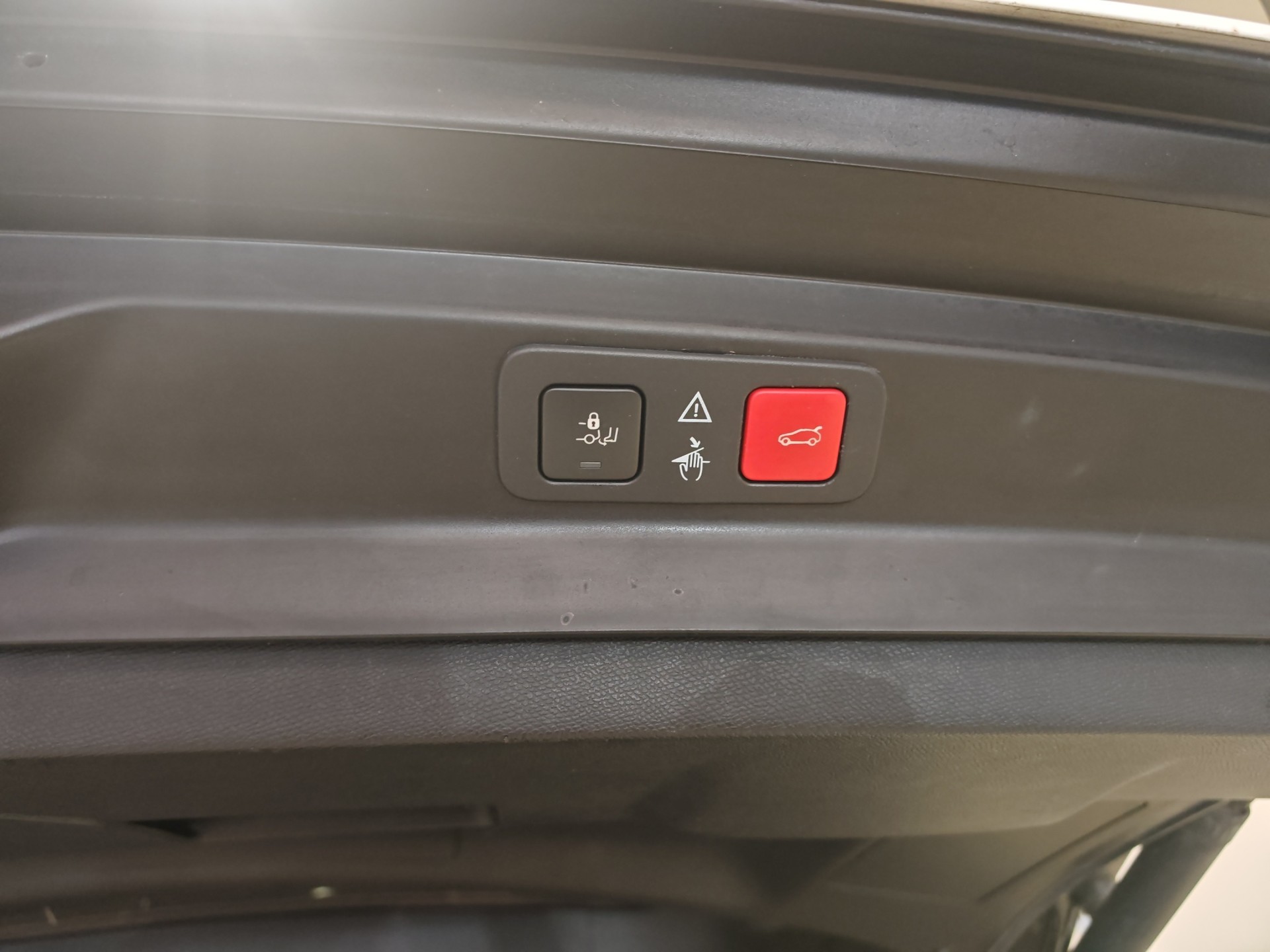 PEUGEOT 5008 1.6 THP GT Line EAT-image-18