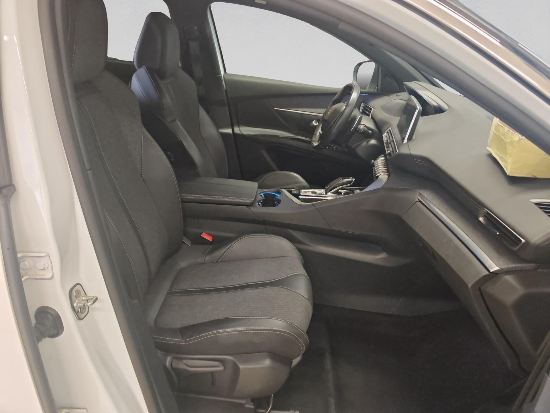 PEUGEOT 5008 1.6 THP GT Line EAT-image-16