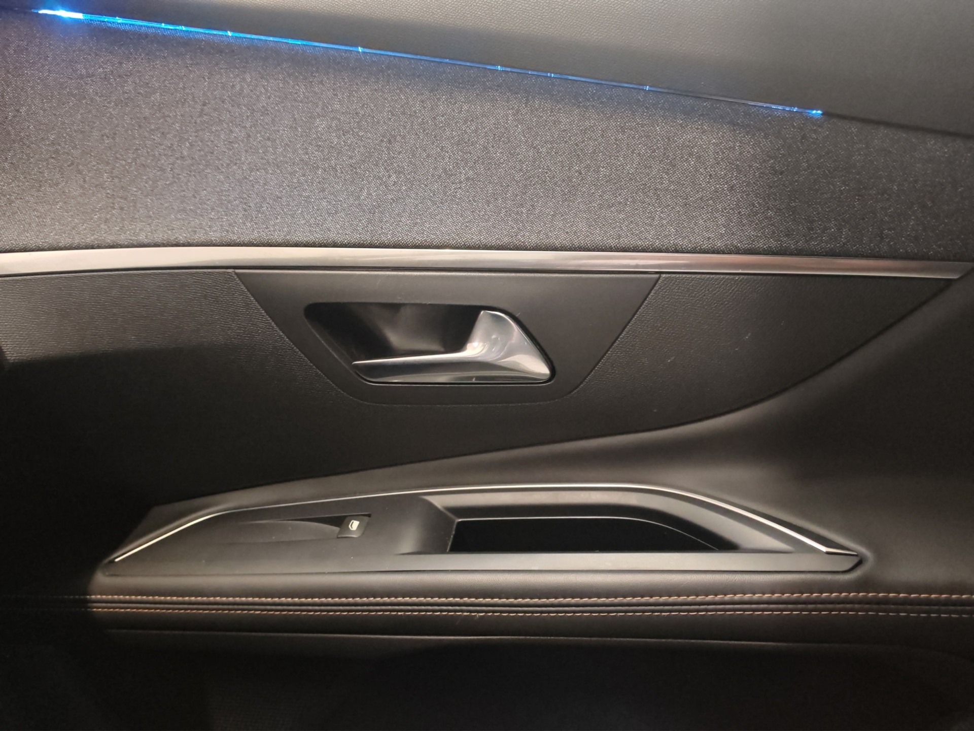 PEUGEOT 5008 1.6 THP GT Line EAT-image-24