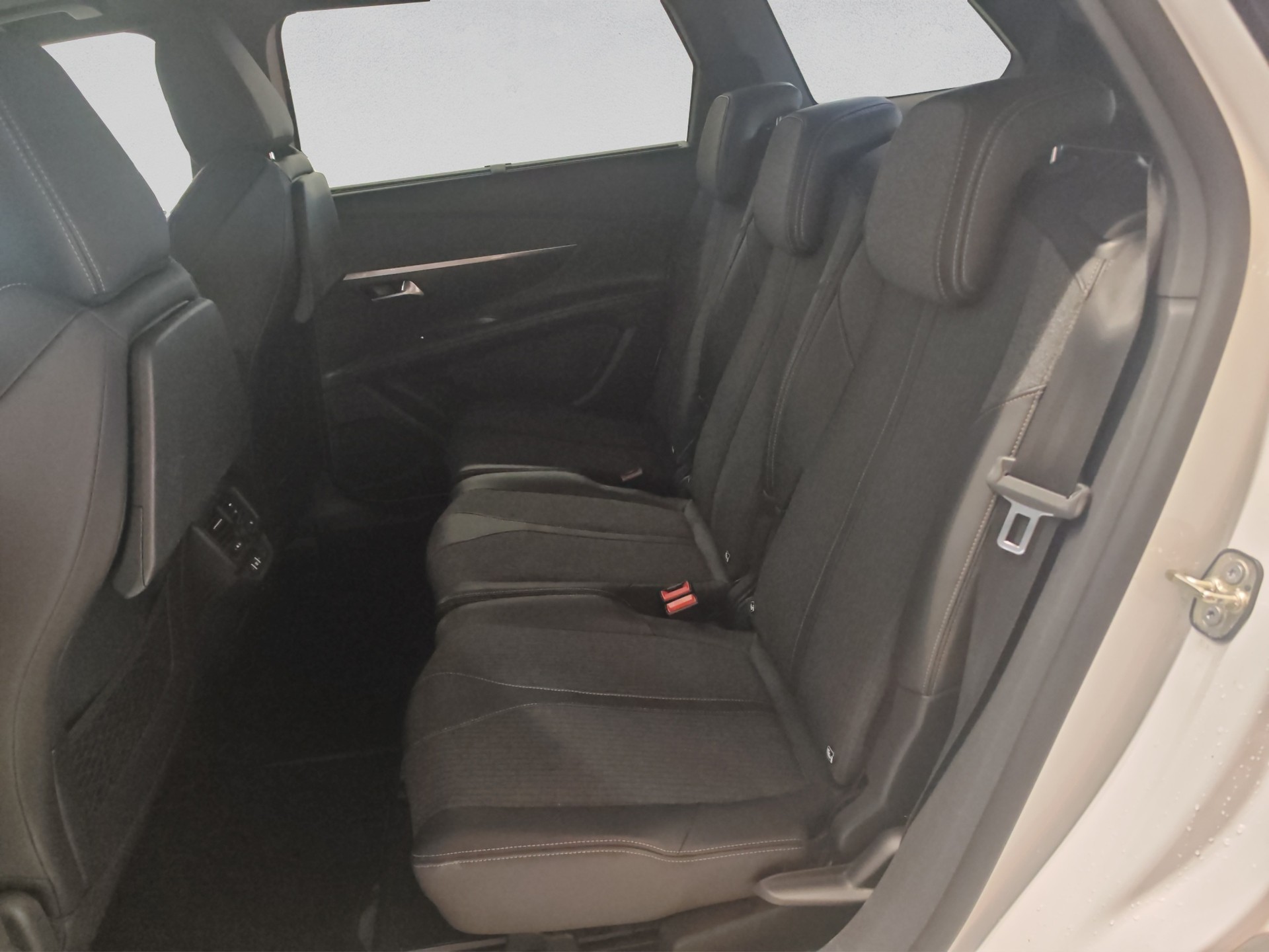 PEUGEOT 5008 1.6 THP GT Line EAT-image-14