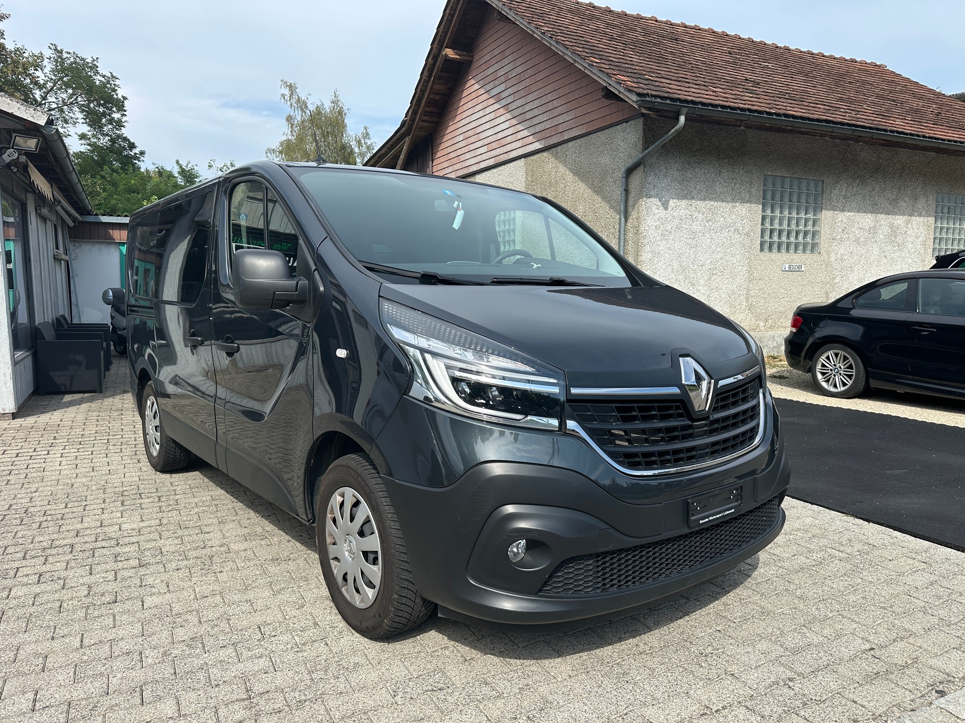 RENAULT Trafic 2.0 ENERGY dCi145 3.0t Business L1H1-image-2