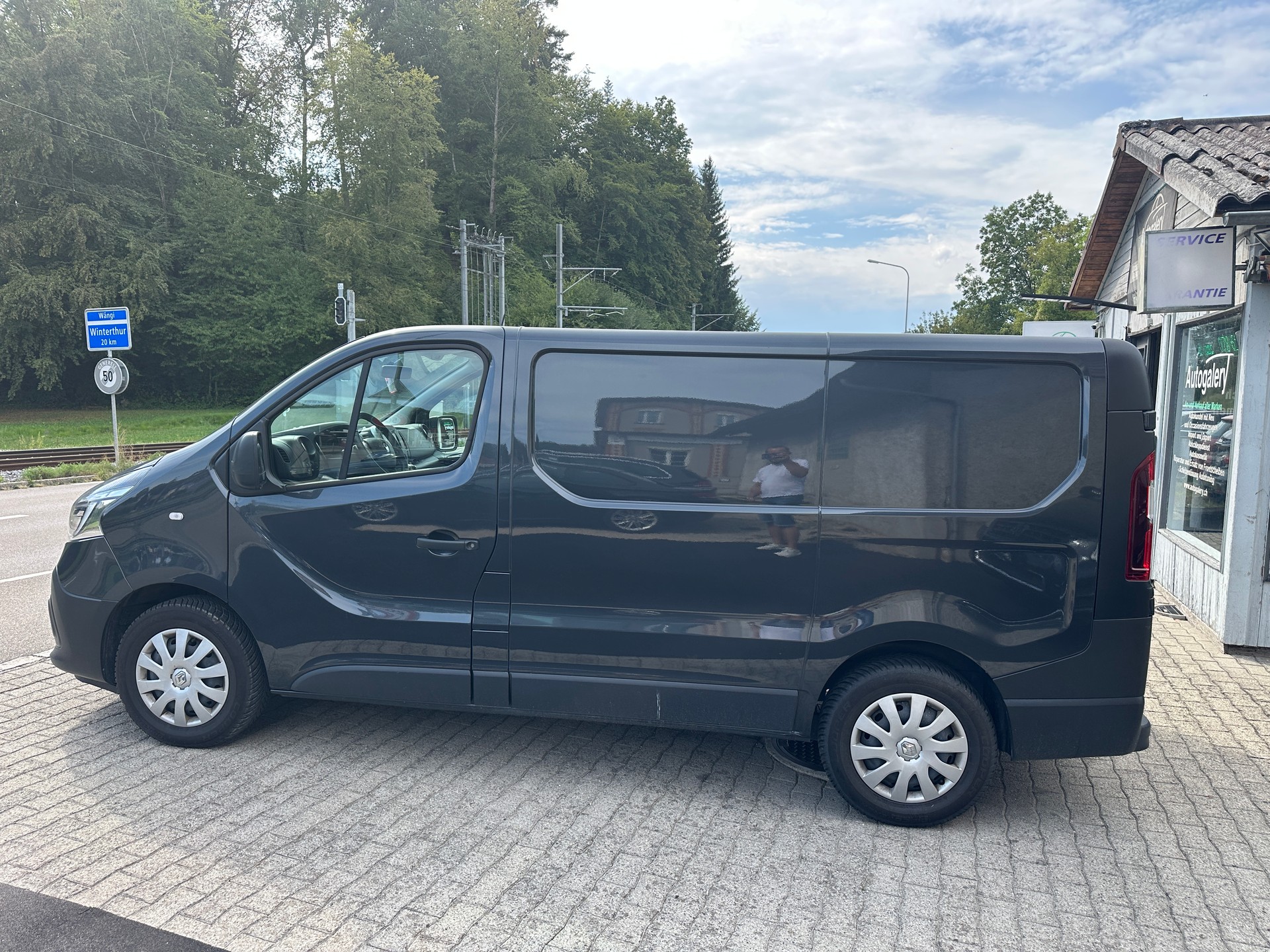 RENAULT Trafic 2.0 ENERGY dCi145 3.0t Business L1H1-image-9