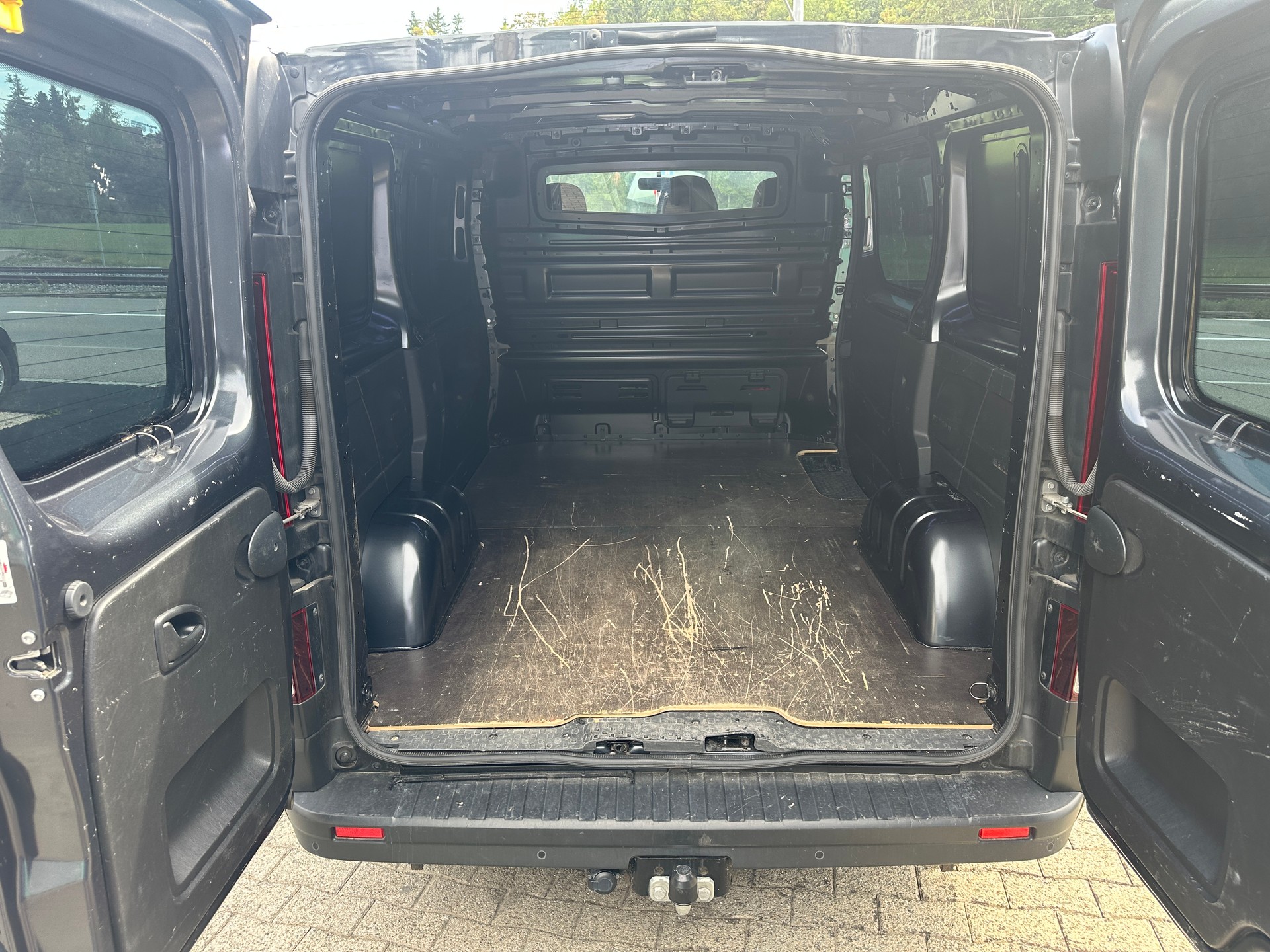 RENAULT Trafic 2.0 ENERGY dCi145 3.0t Business L1H1-image-6