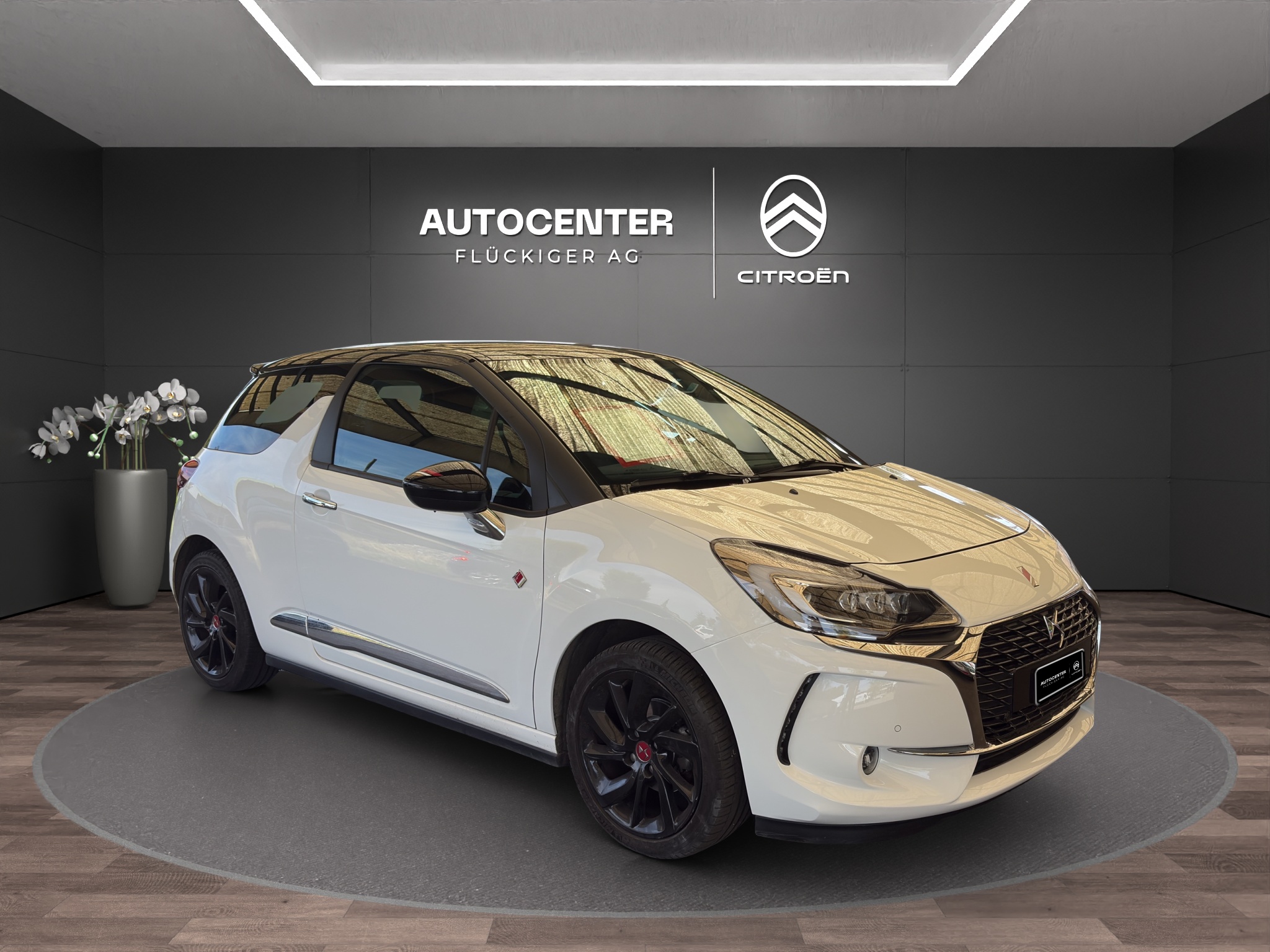 DS AUTOMOBILES 3 1.2 PureTech Performance Line — slika 1