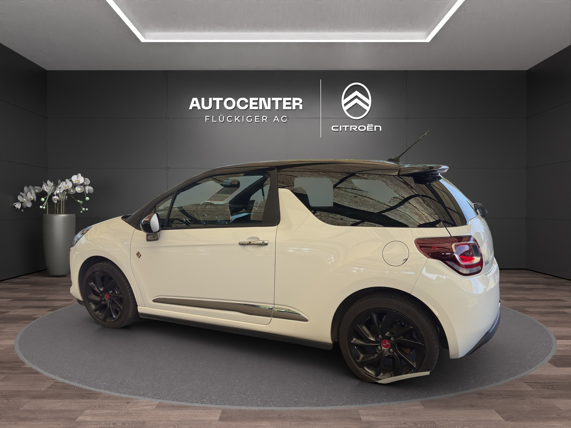 DS AUTOMOBILES 3 1.2 PureTech Performance Line-image-1